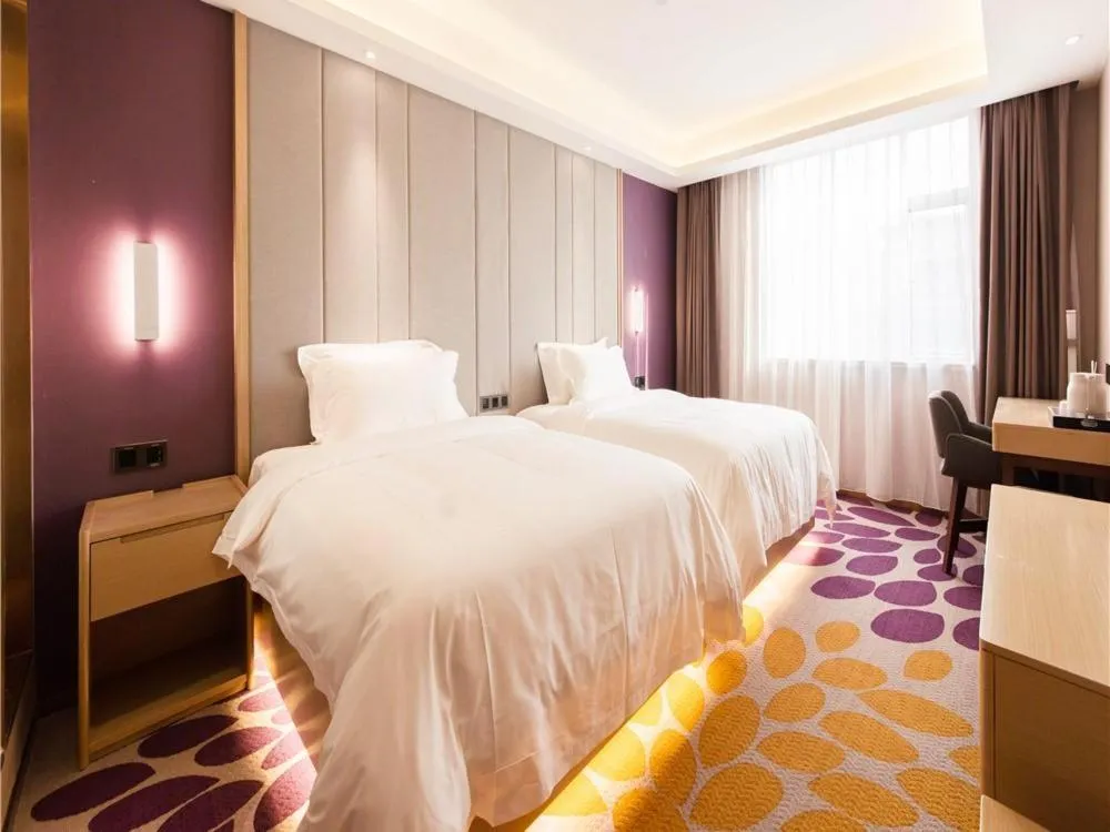 Lavande Hotel Heyuan Longchuan