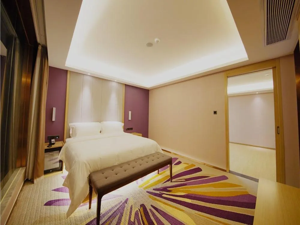 Lavande Hotel Heyuan Longchuan