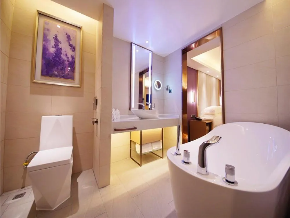 Lavande Hotel Heyuan Longchuan