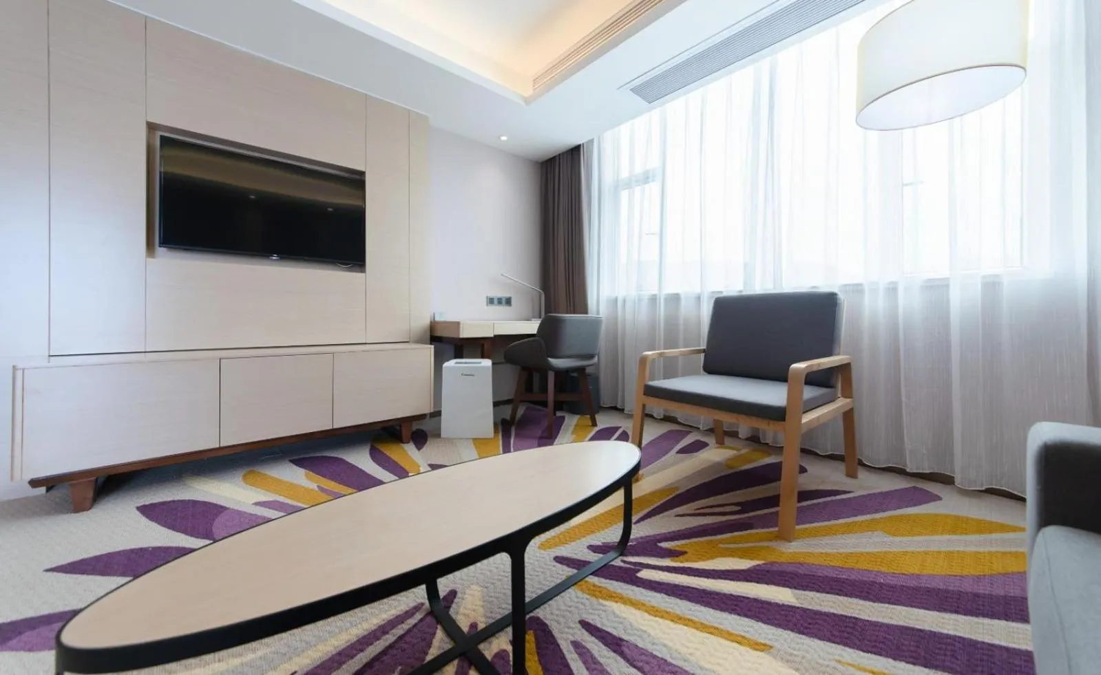 Lavande Hotel Heyuan Longchuan