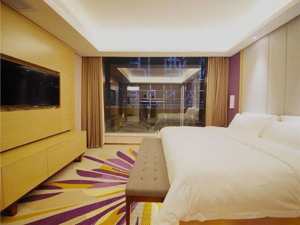 Lavande Hotel Heyuan Longchuan