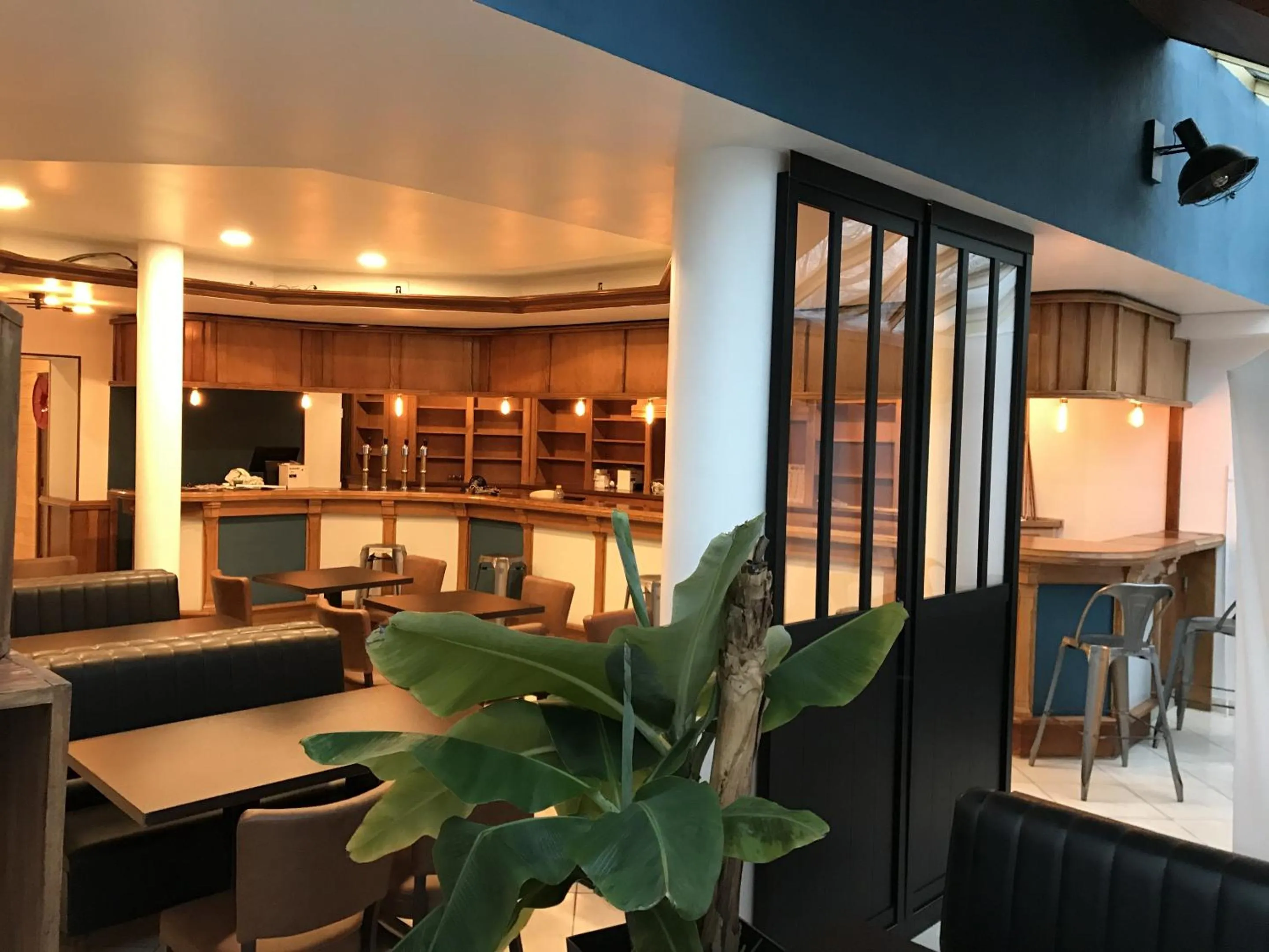 Dining area in TREAS GLAZ