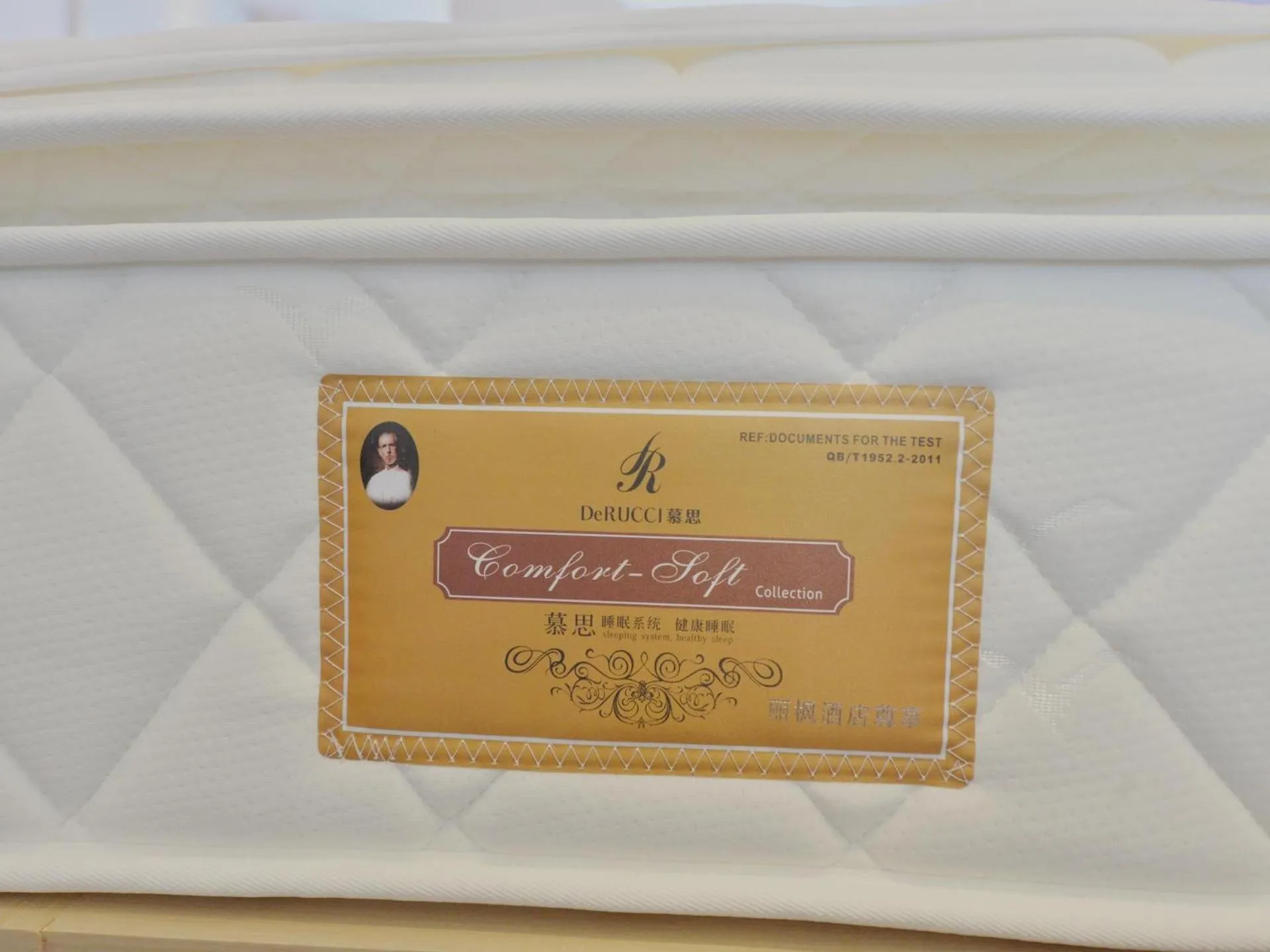 Lavande Hotel Xingyi Jushan Avenue