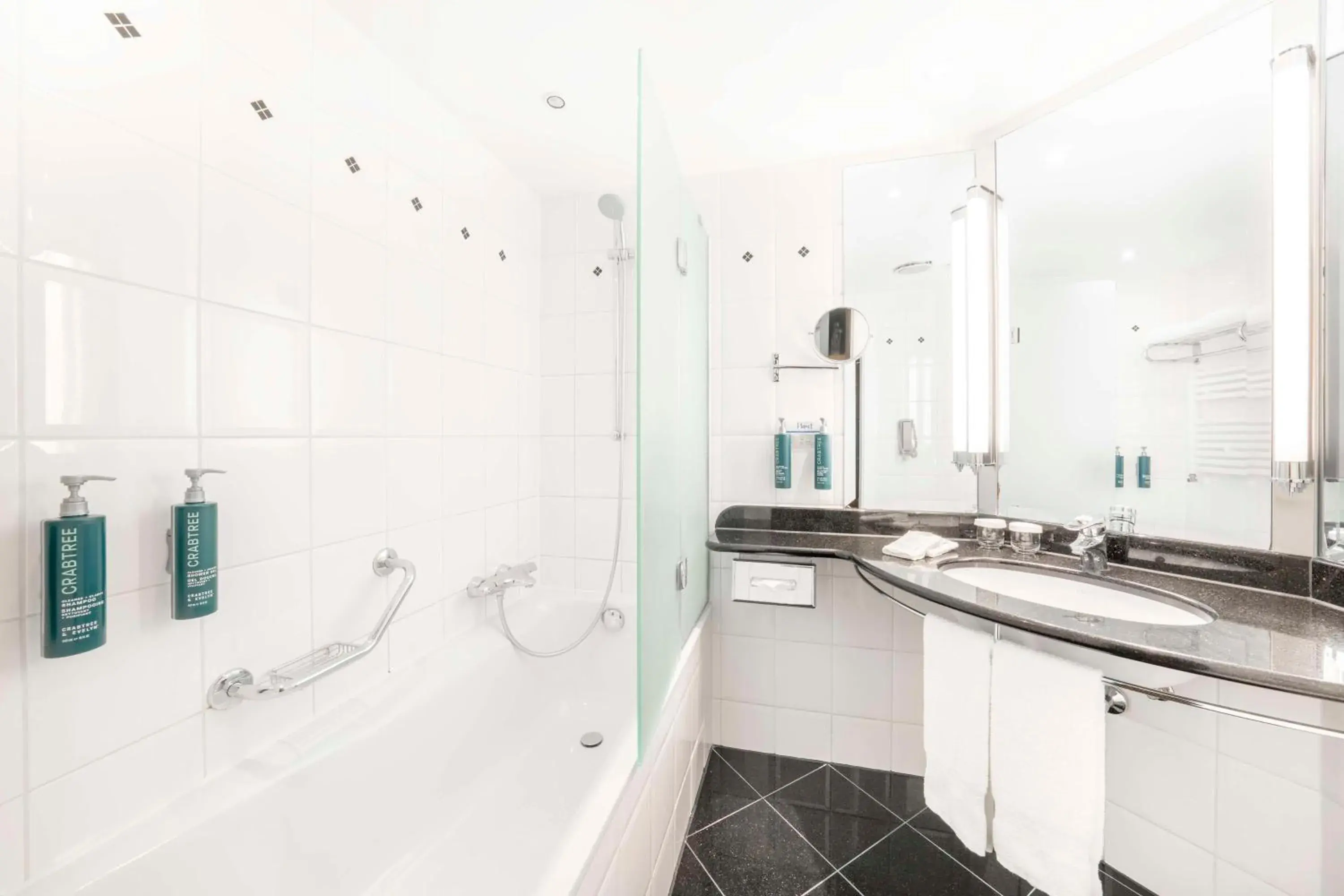 Executive Twin Room - Lounge Access in Hilton Berlin Executive Twin Room - Lounge Access in Hilton Berlin