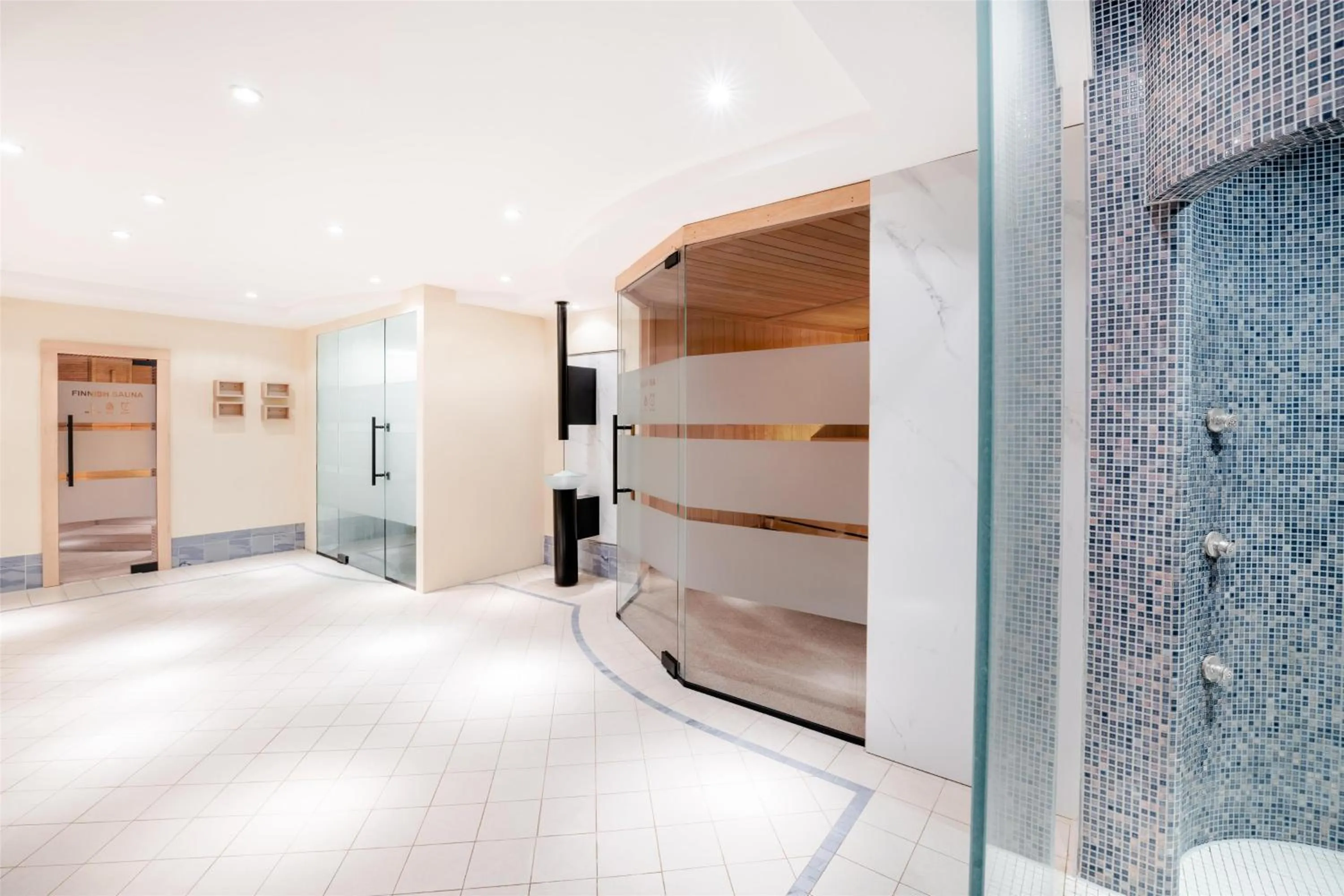 Spa and wellness centre/facilities, Bed in Hilton Berlin