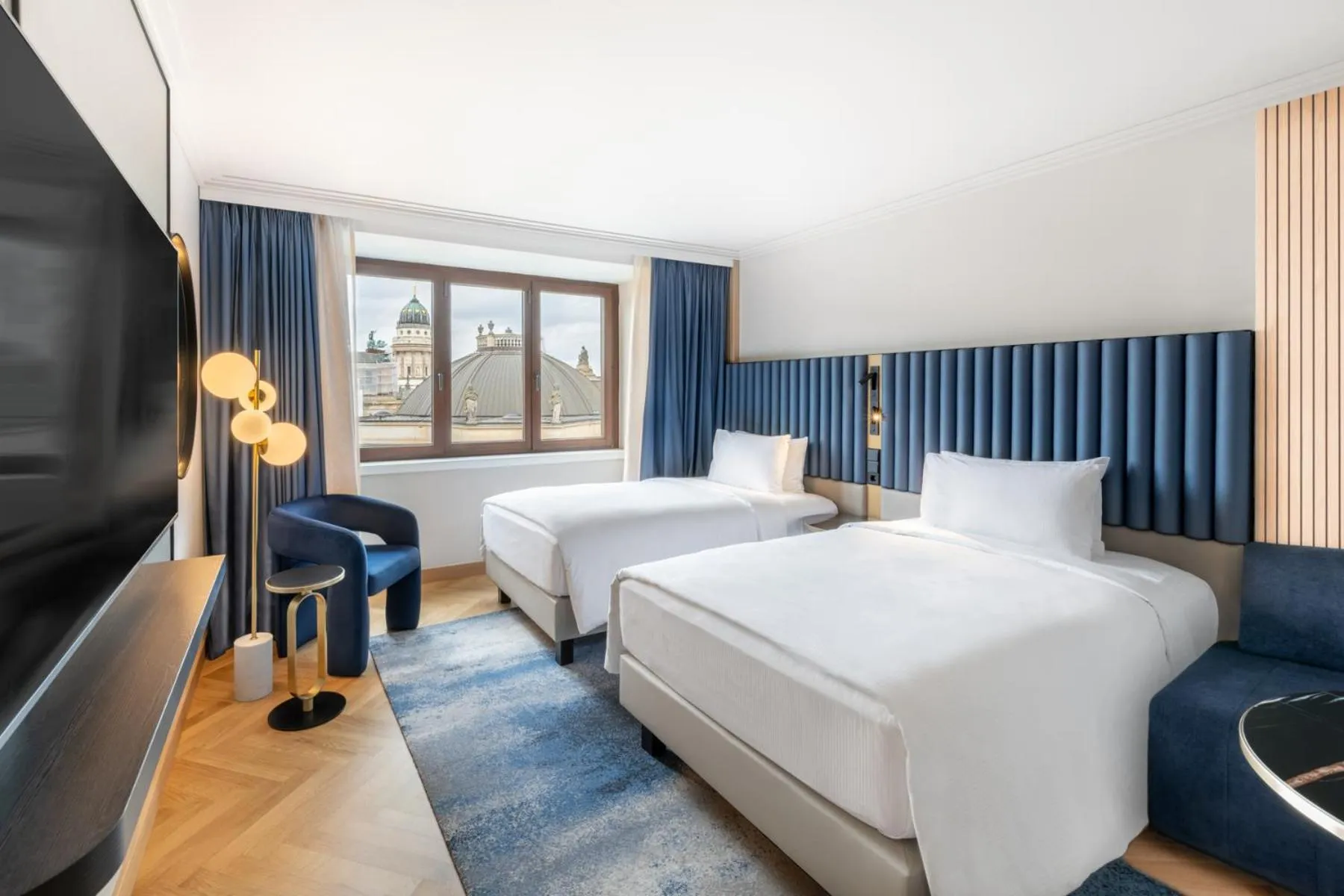 Bedroom, Bed in Hilton Berlin