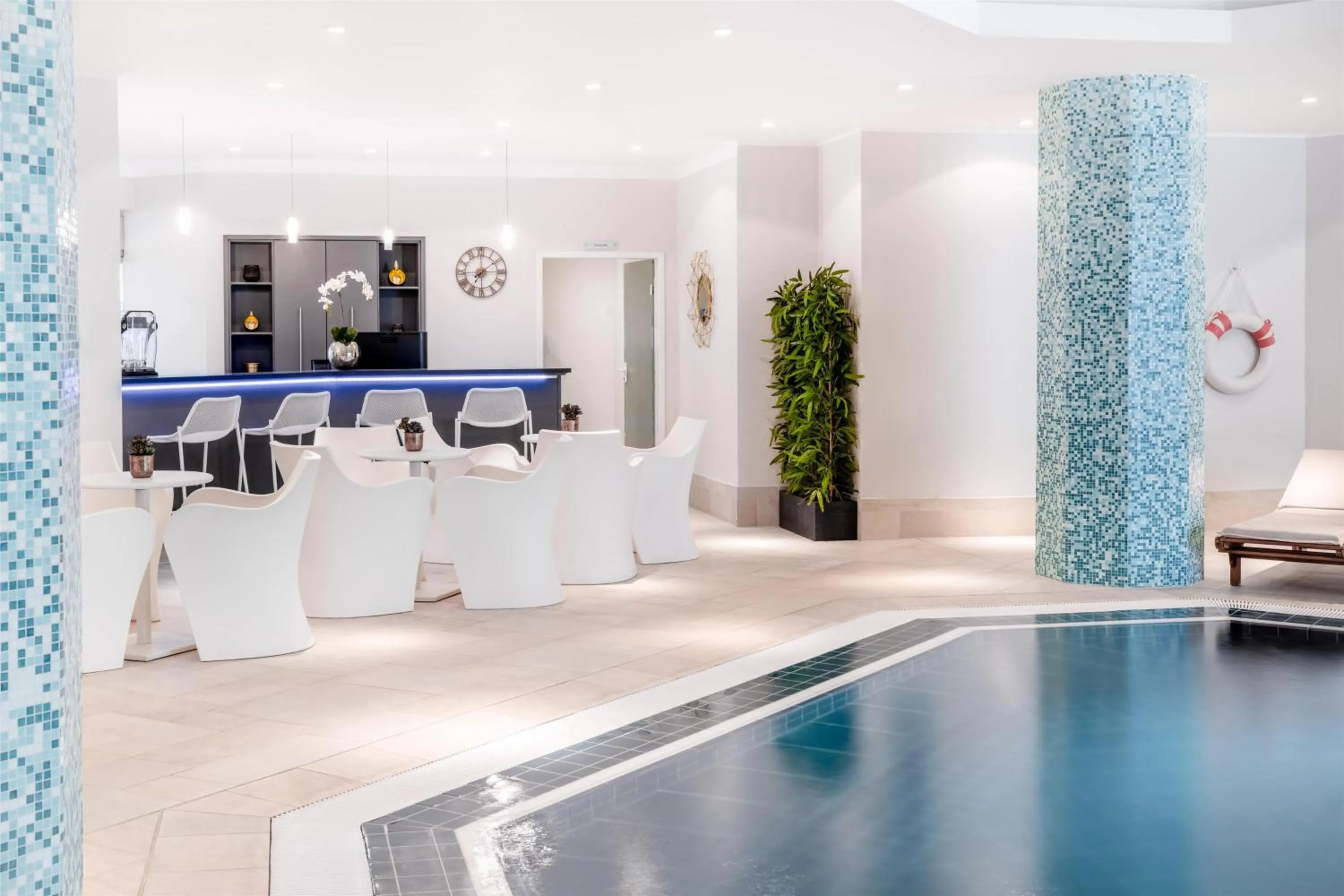 Pool view in Hilton Berlin