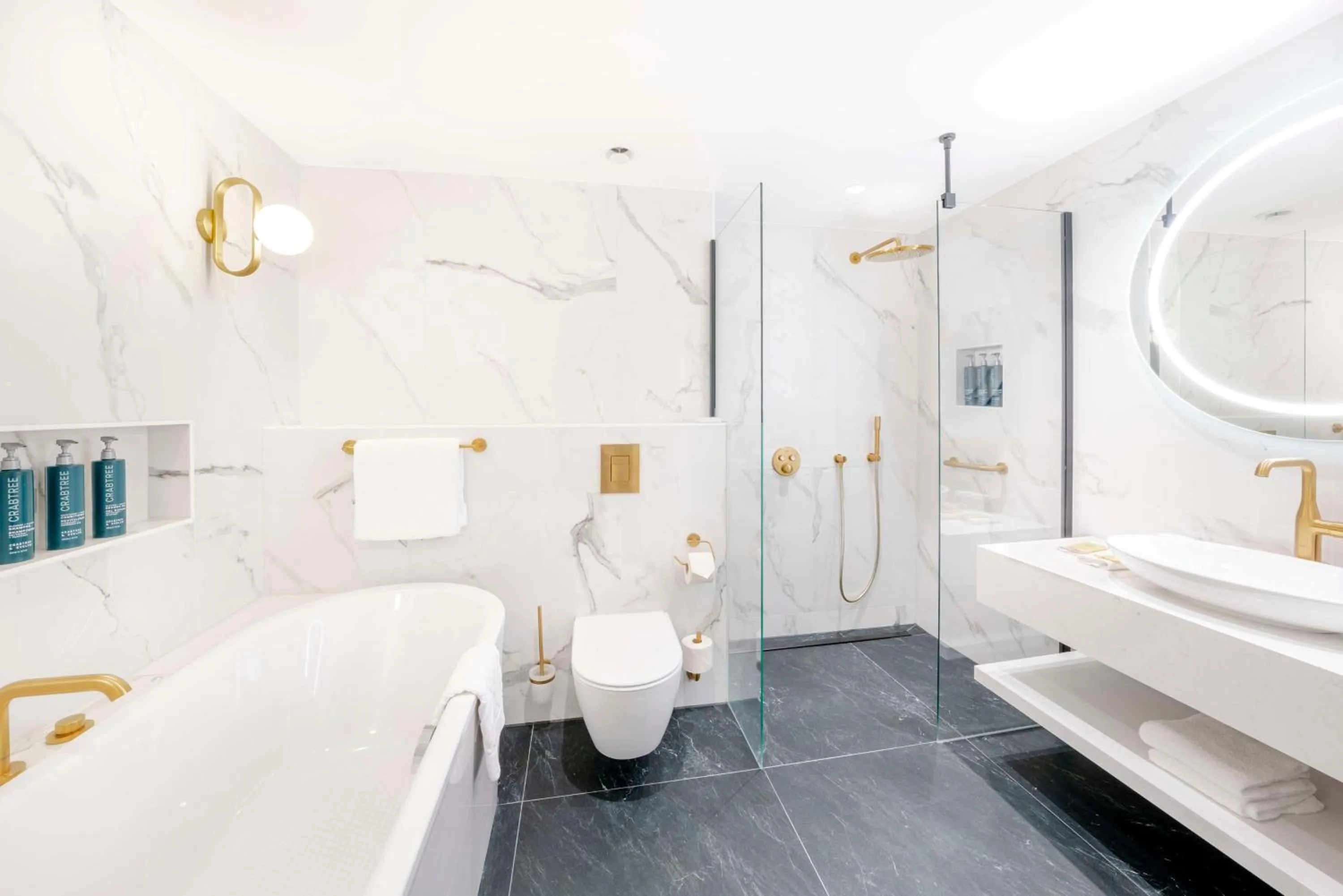 Toilet in Hilton Berlin