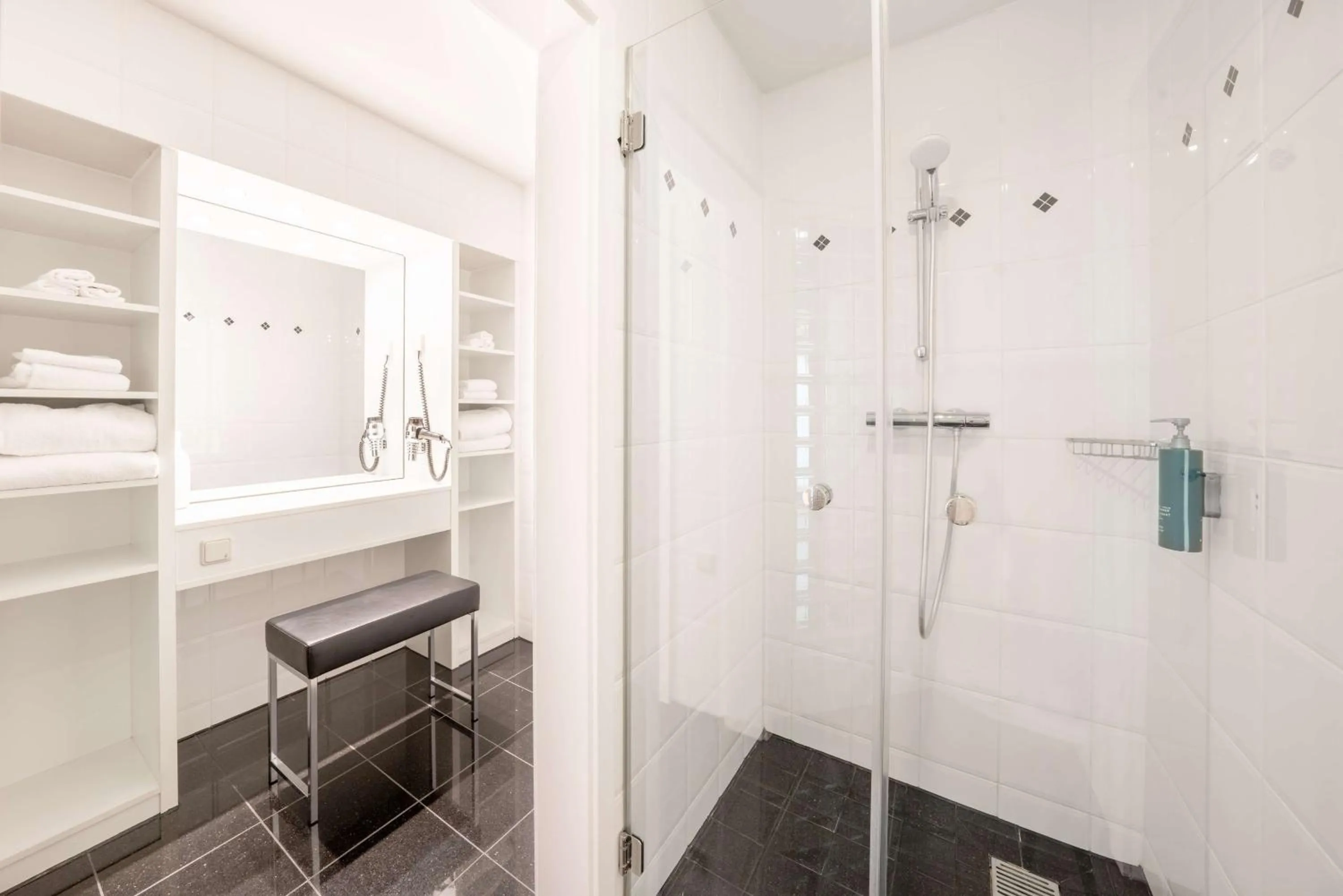 Bathroom in Hilton Berlin