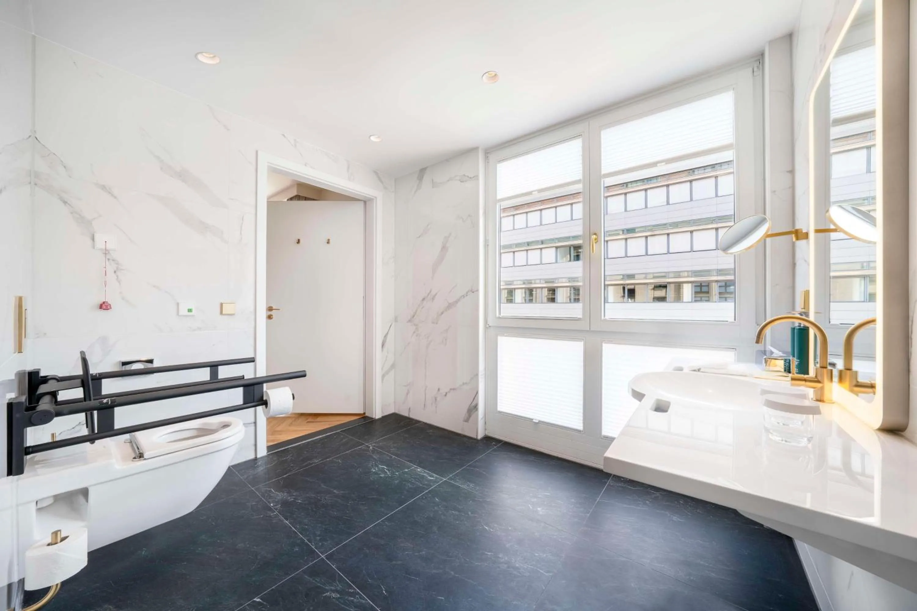 Bathroom in Hilton Berlin