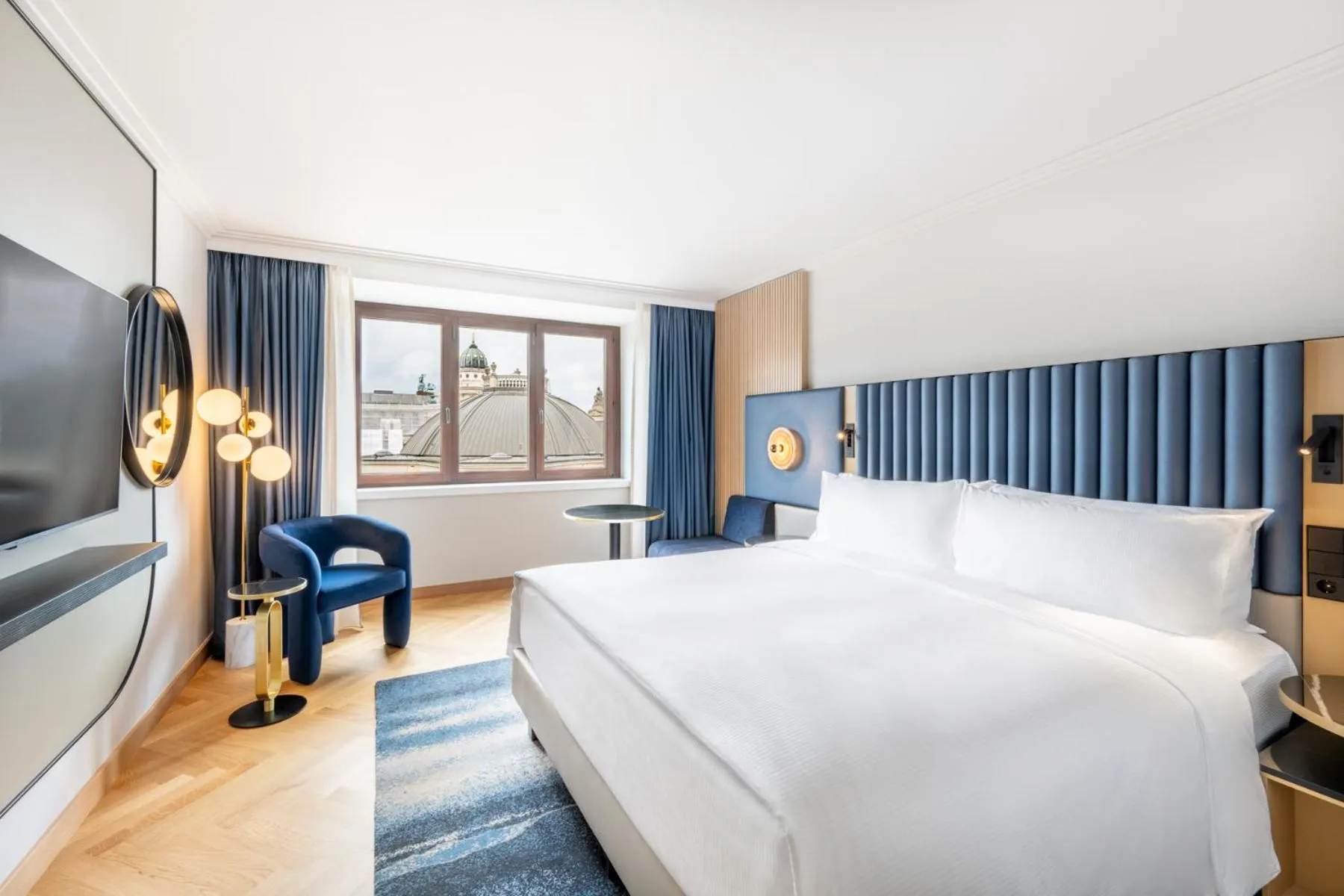 Bedroom, Bed in Hilton Berlin