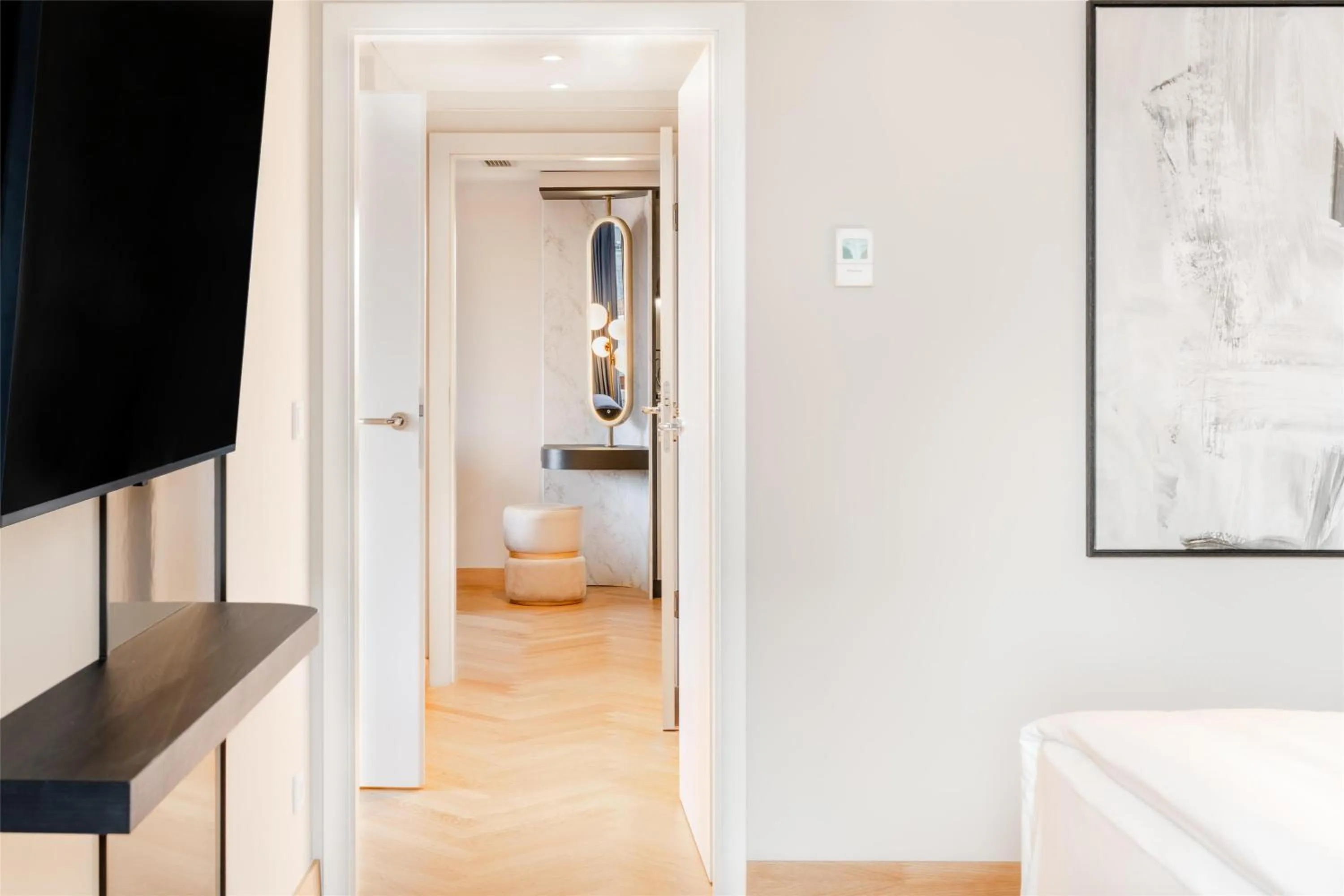 Photo of the whole room, Bed in Hilton Berlin