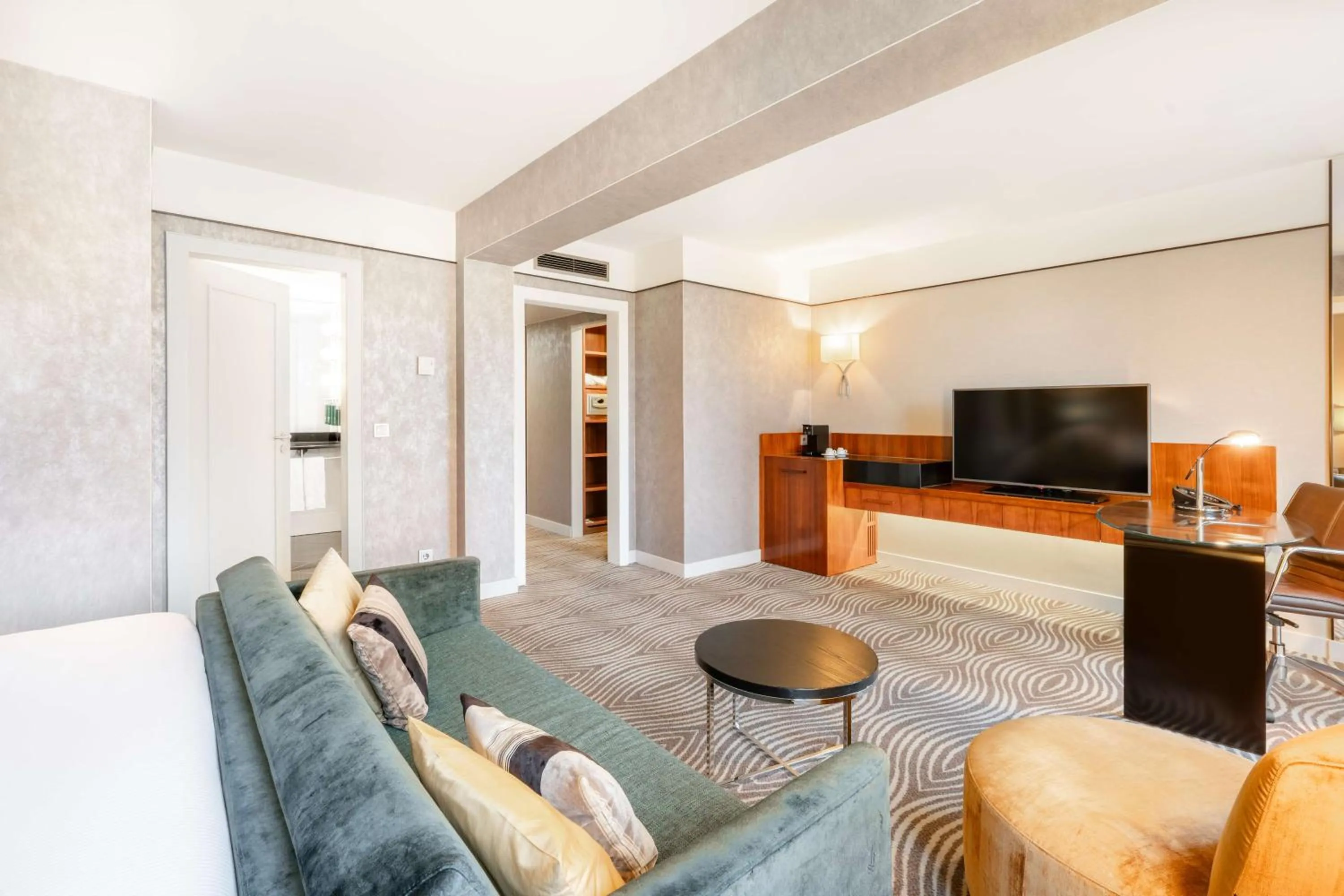 Living room in Hilton Berlin