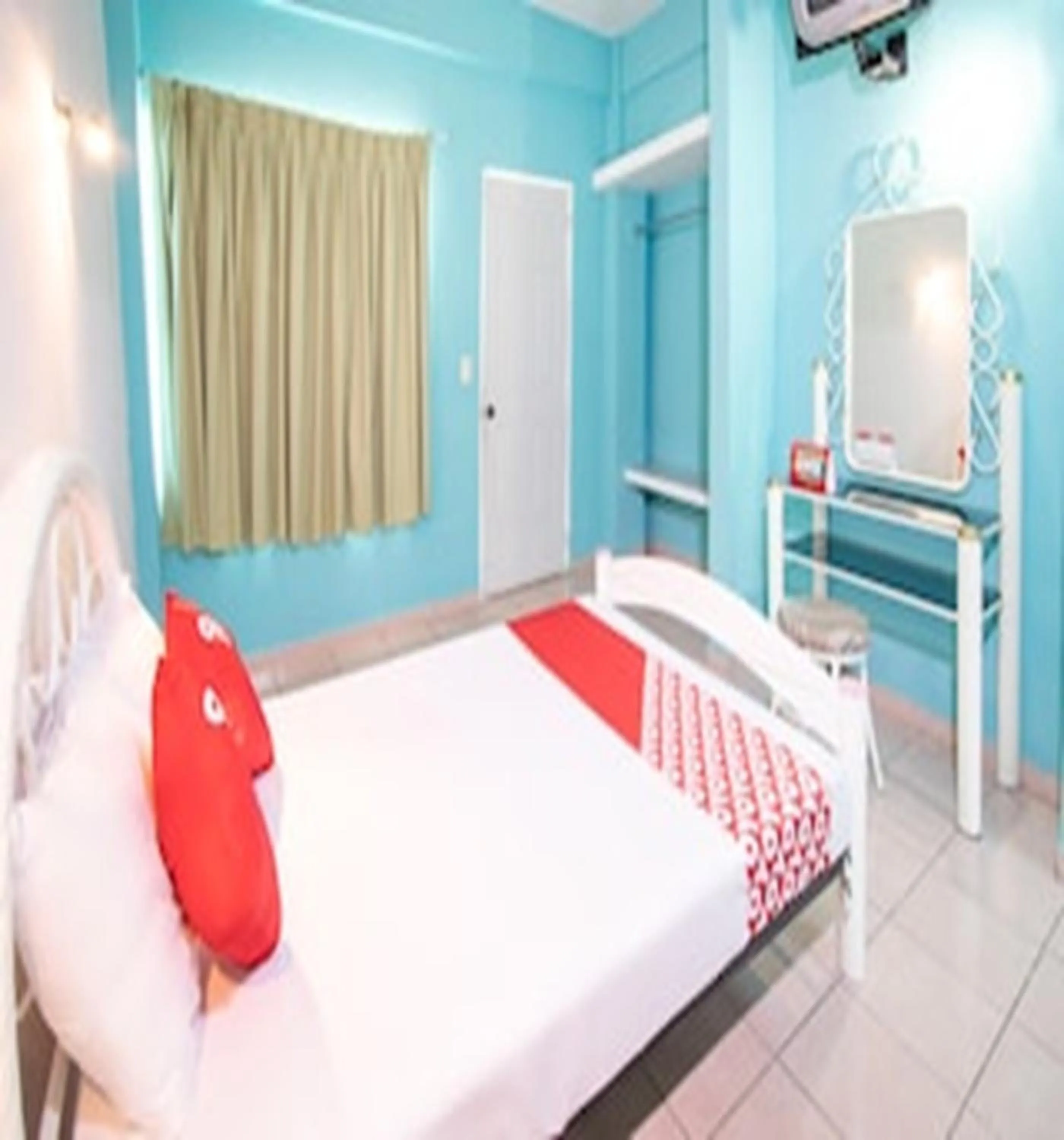 Photo of the whole room, Bed in OYO Hotel Estacion,José Cardel,Parque Central Revolución