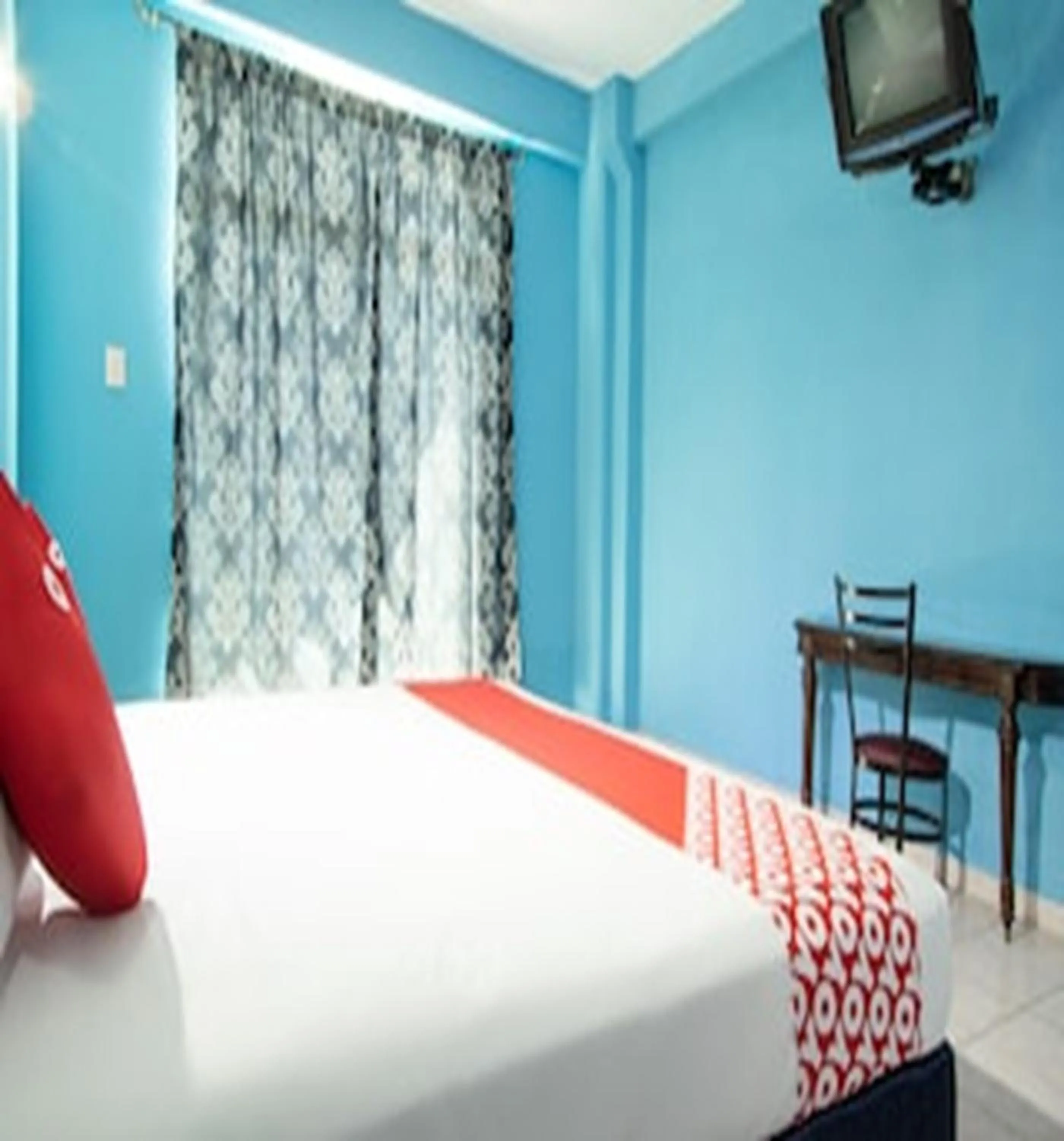 Photo of the whole room, Bed in OYO Hotel Estacion,José Cardel,Parque Central Revolución