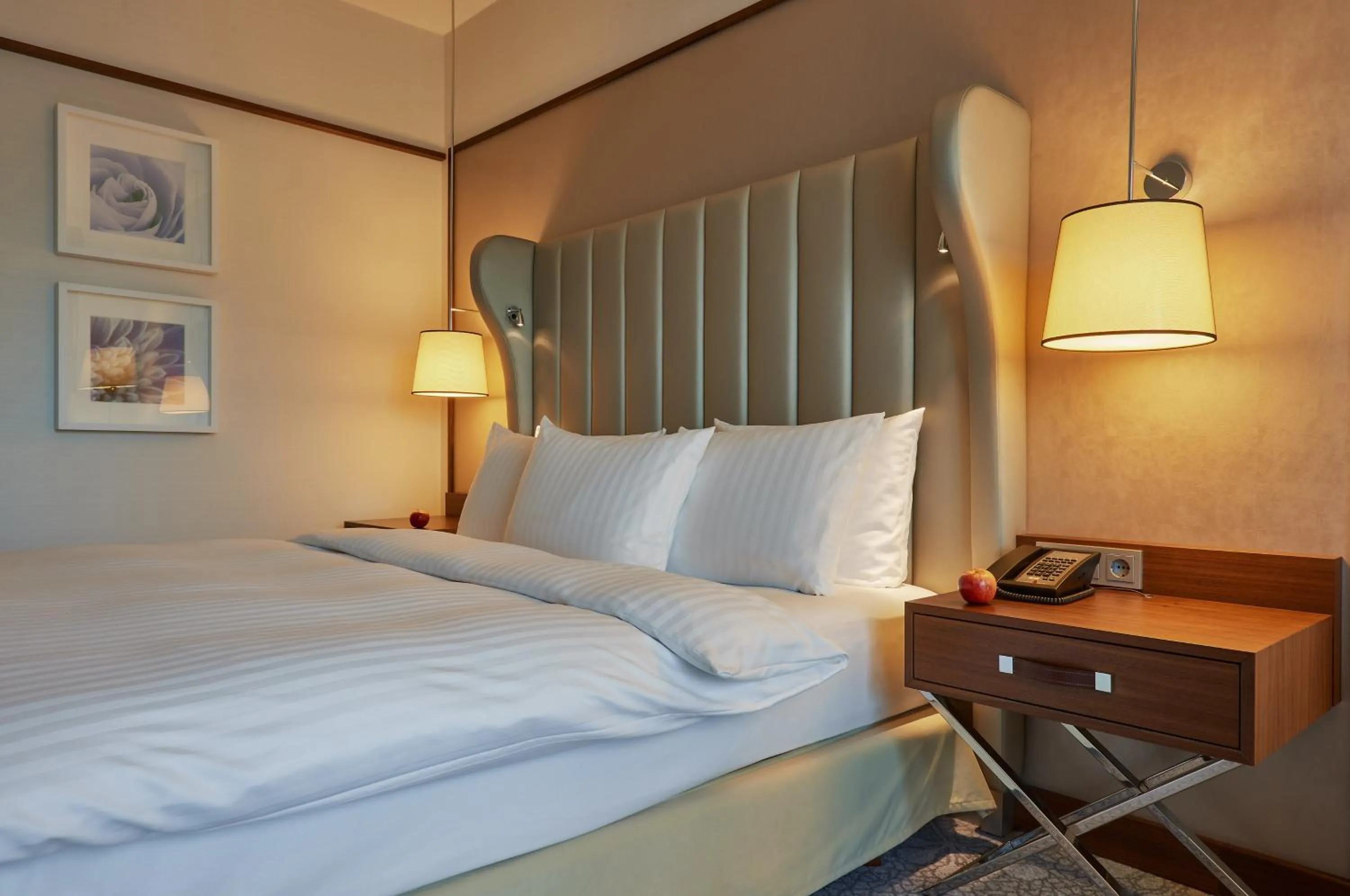 Photo of the whole room, Bed in Dorint Hotel Bonn