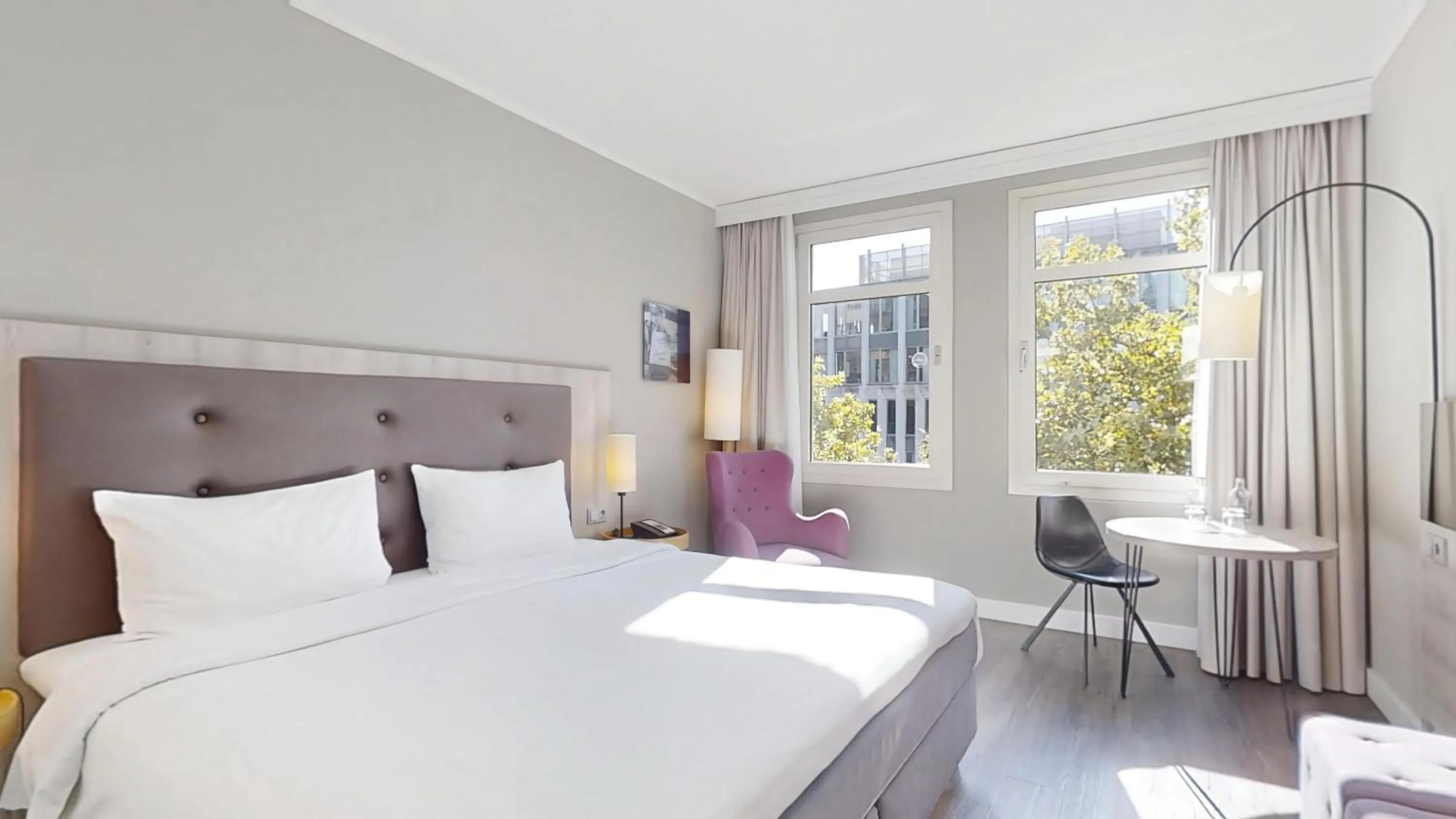 Bedroom, Bed in Radisson Blu Hotel Bremen