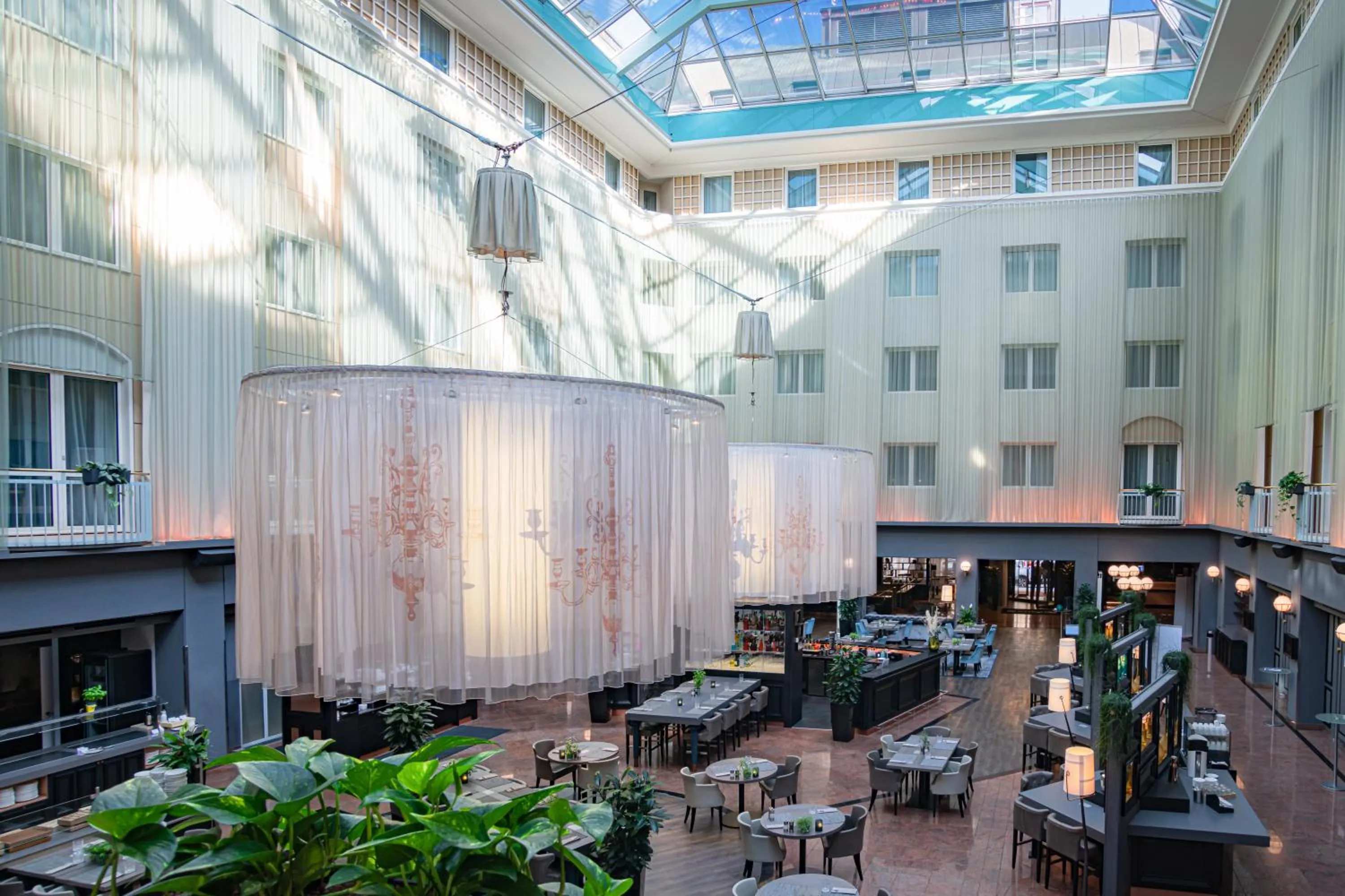 Restaurant/places to eat in Radisson Blu Hotel Bremen