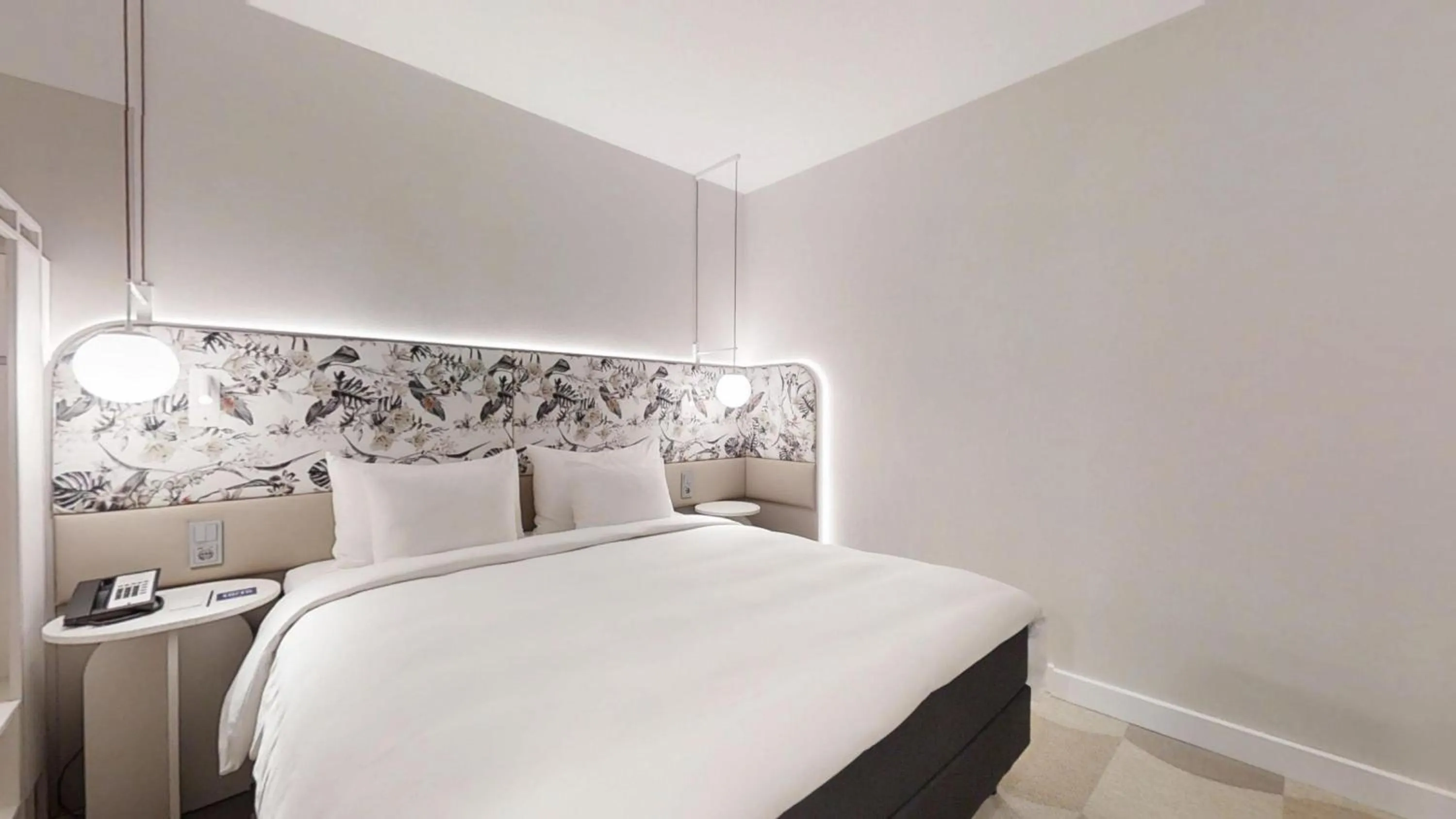 Bedroom, Bed in Radisson Blu Hotel Bremen