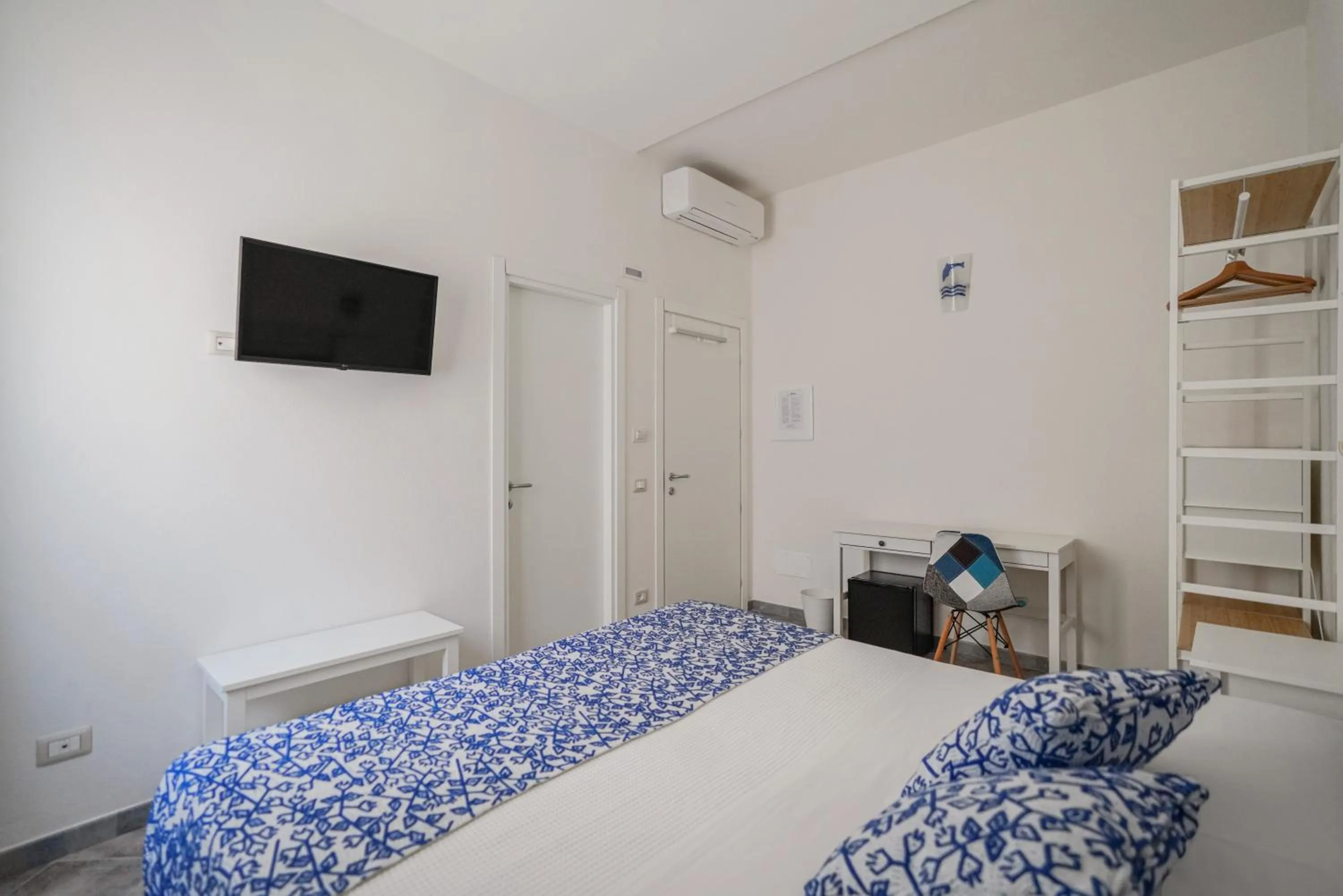 Photo of the whole room, Bed in Controvento