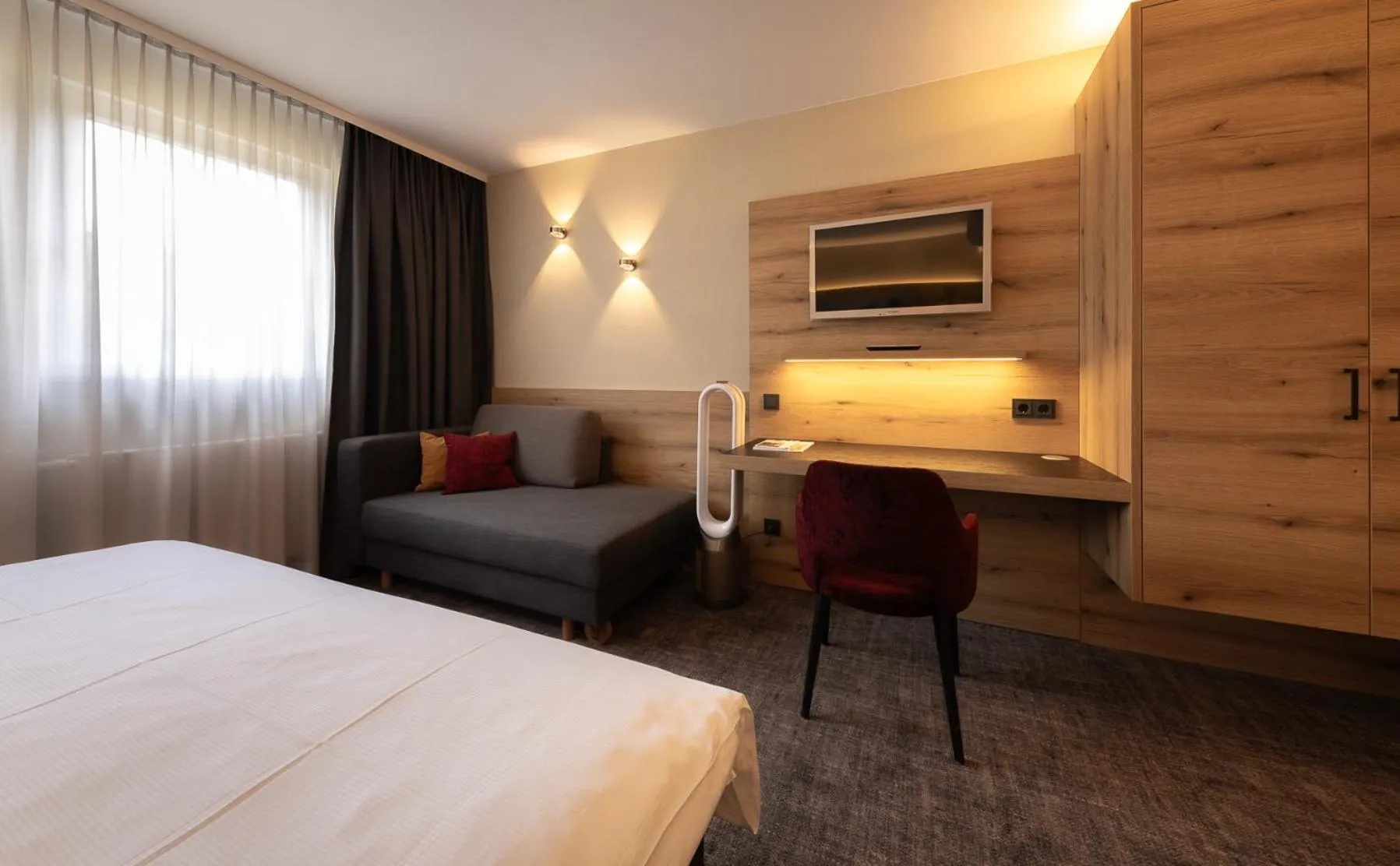 TV and multimedia, Bed in Ringhotel Landhaus Nicolai "Hotel Garni"