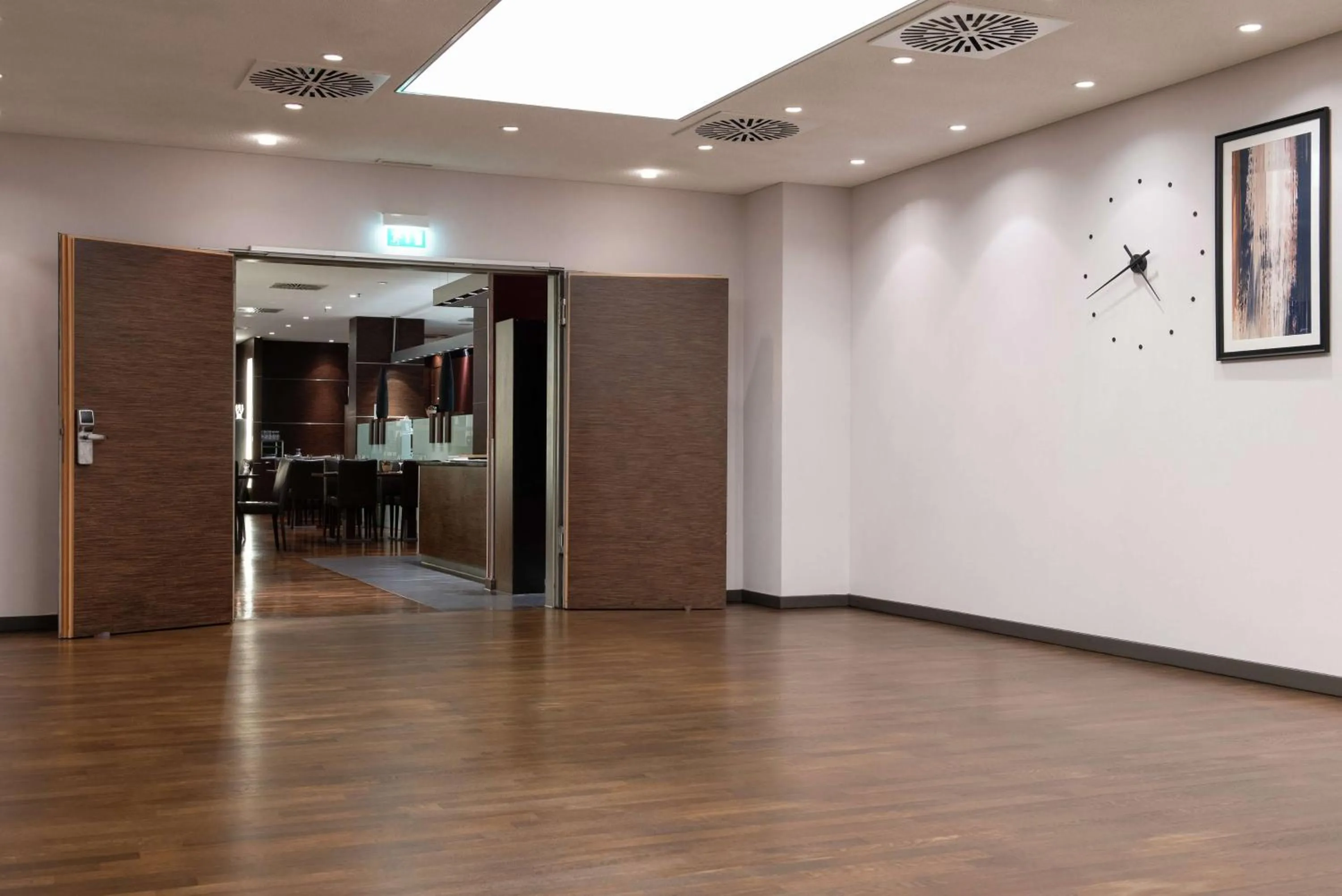 Dining area in Hilton Cologne