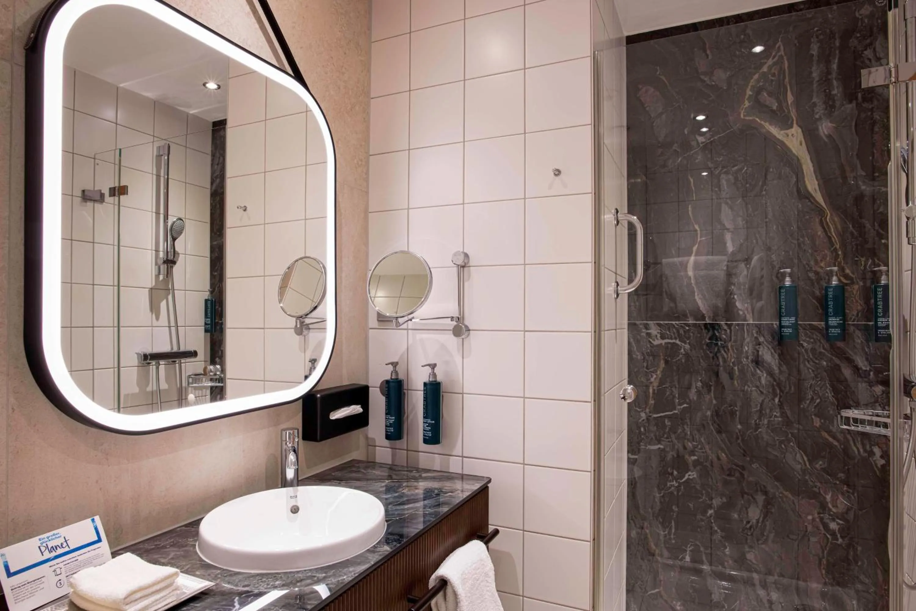 Bathroom in Hilton Cologne