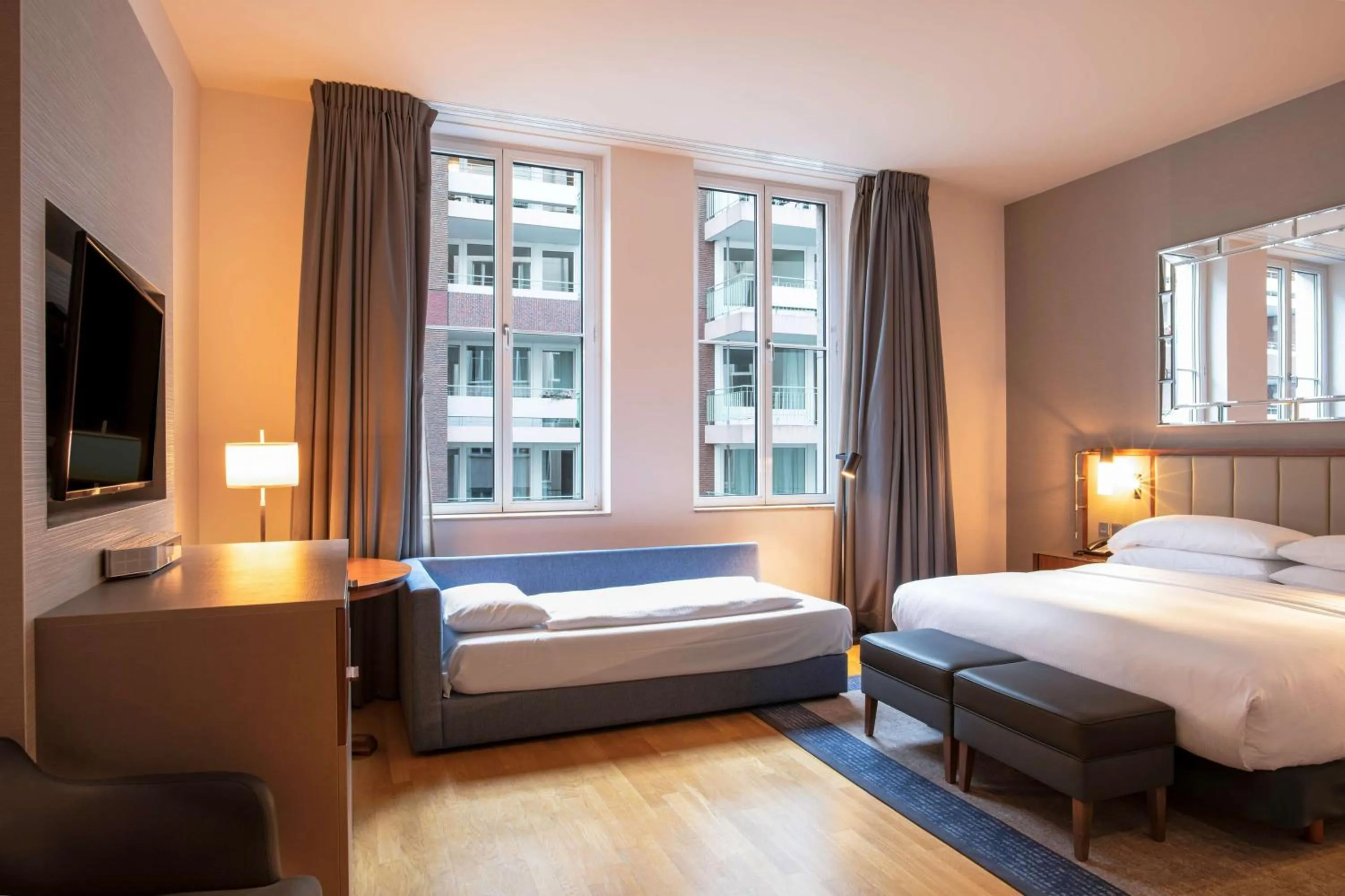 Bedroom, Bed in Hilton Cologne