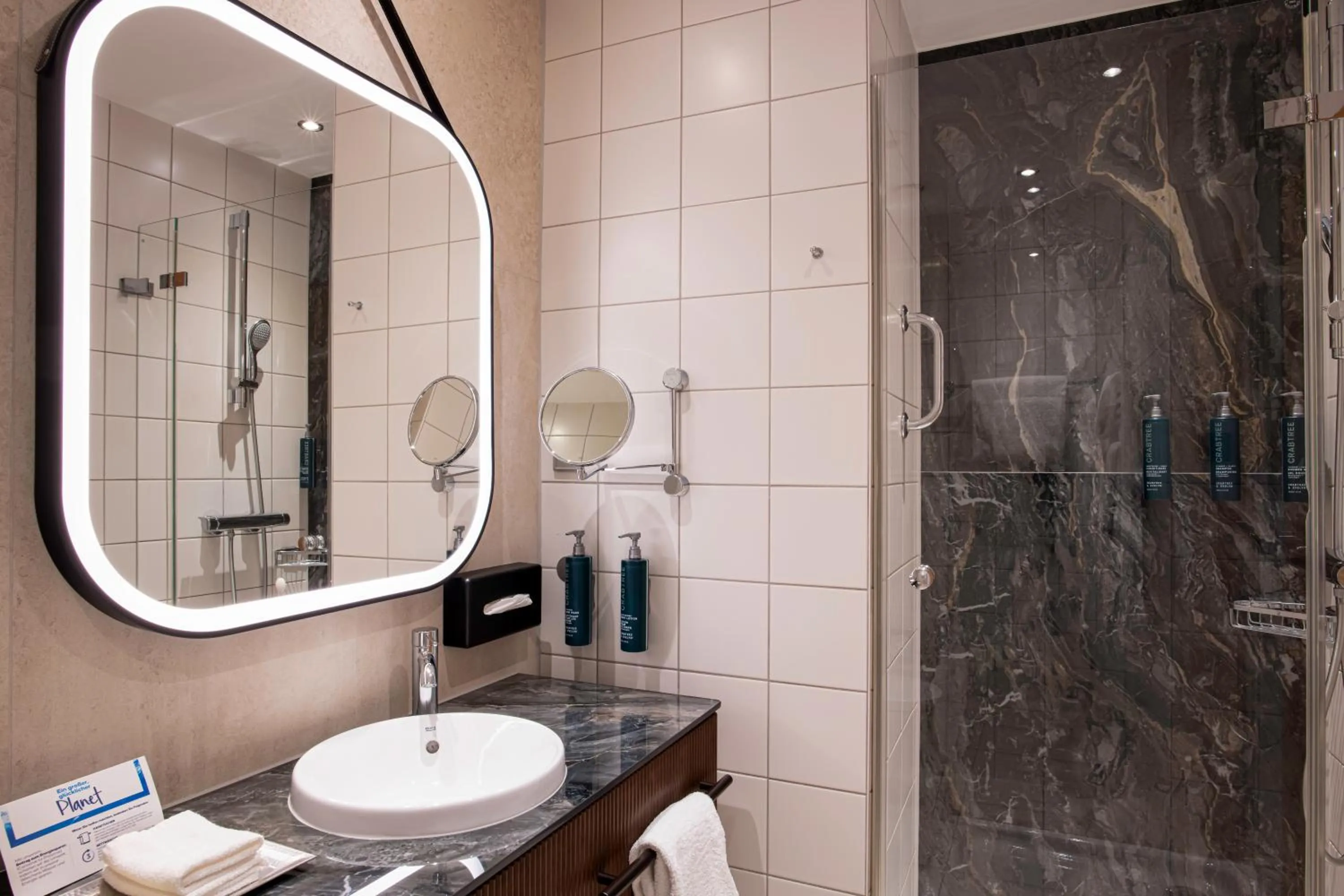 Shower in Hilton Cologne