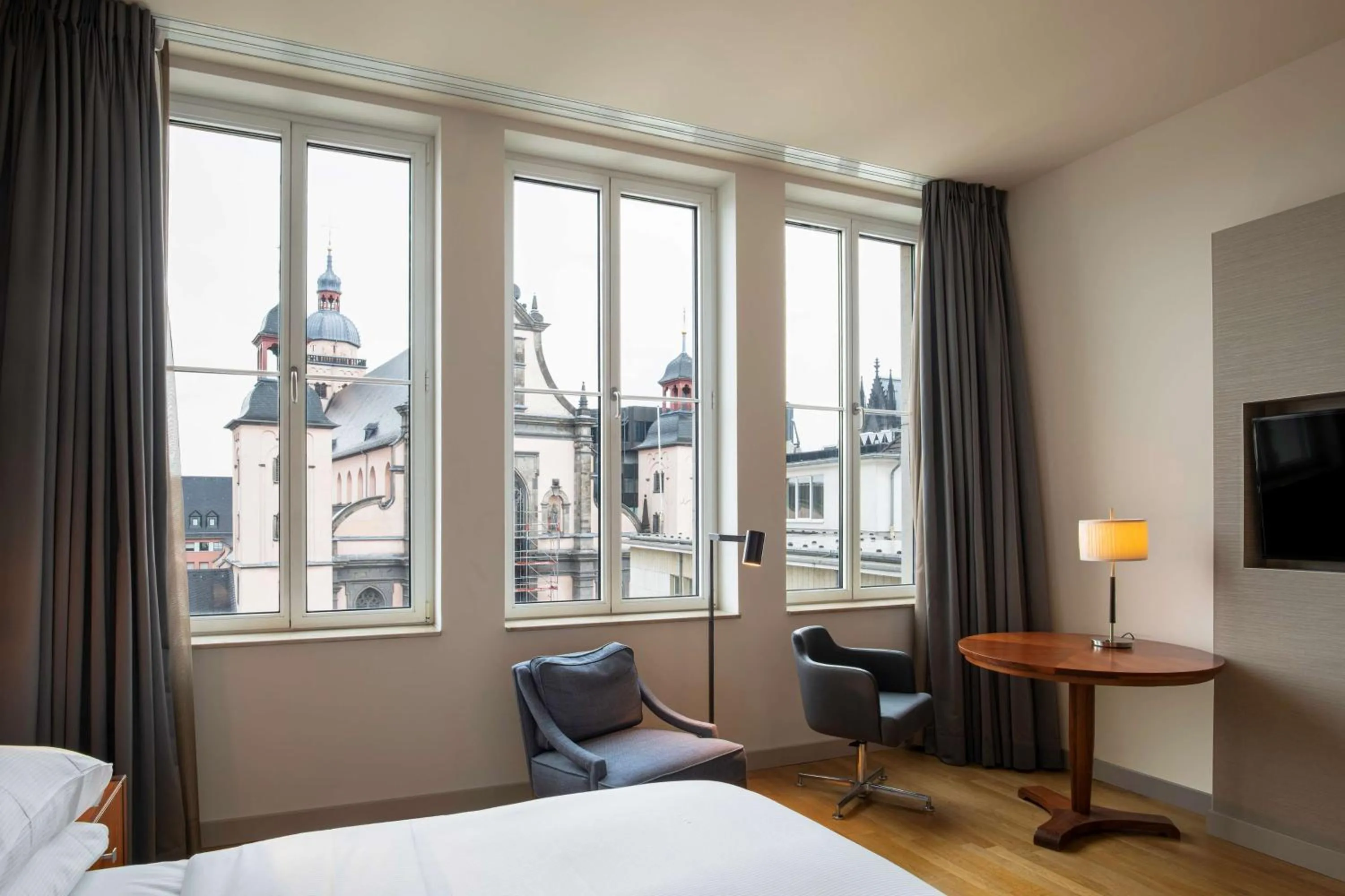 Bedroom, Bed in Hilton Cologne