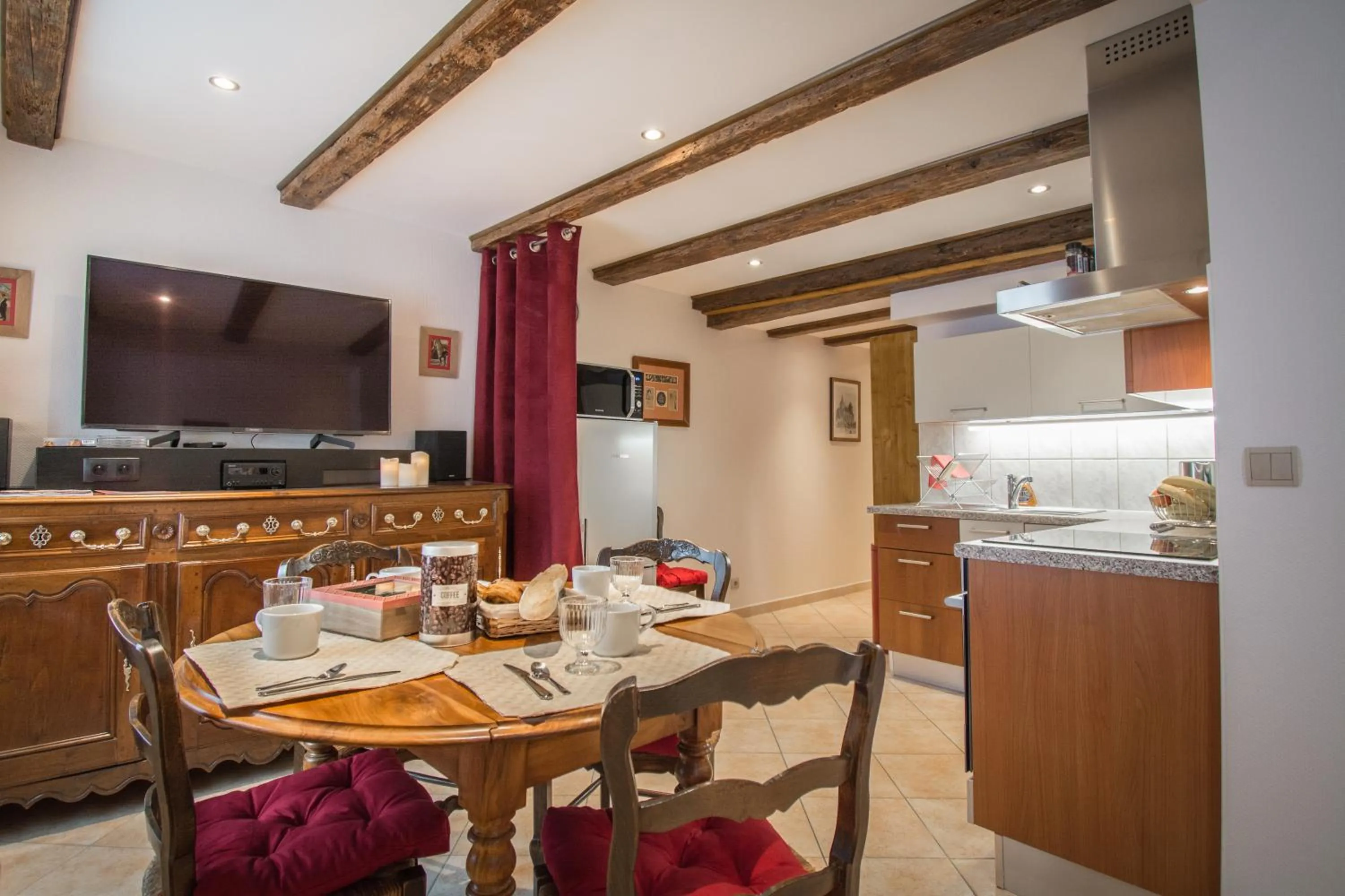 Dining area in Gite **** des Bains