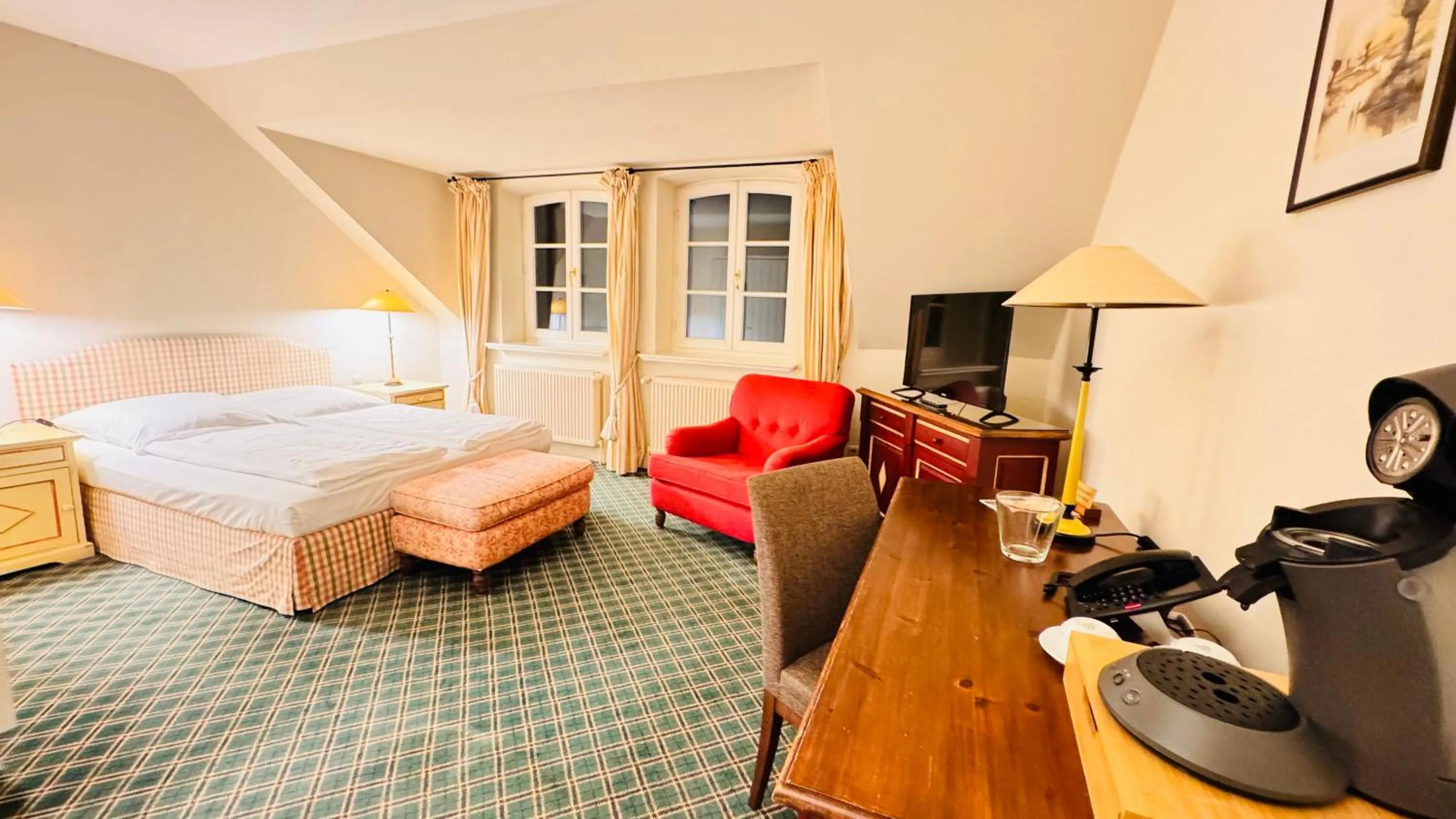 Photo of the whole room, Bed in Golfhotel Schloss Lüdersburg Golf & Spa