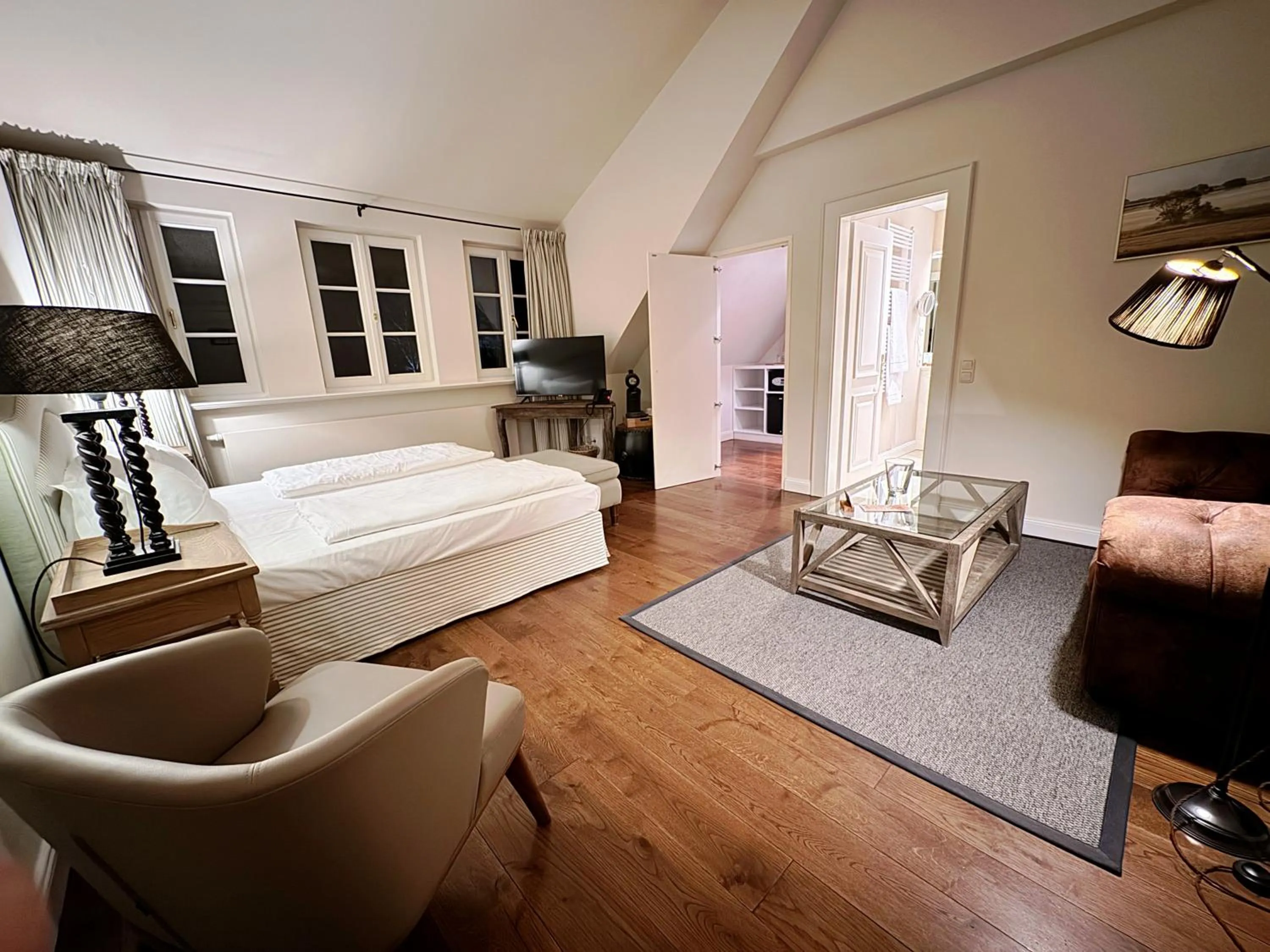 Photo of the whole room, Bed in Golfhotel Schloss Lüdersburg Golf & Spa