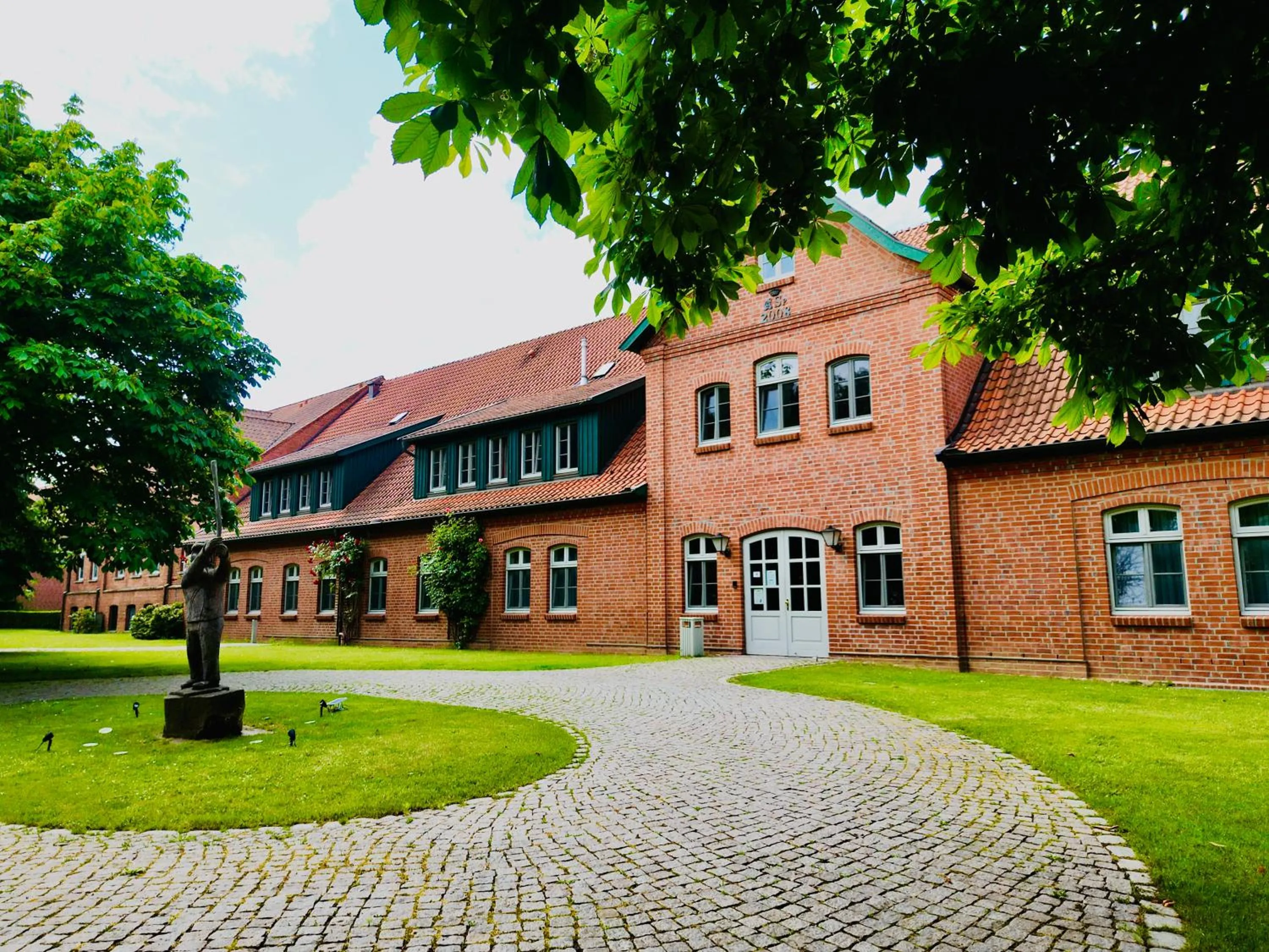 Property building in Golfhotel Schloss Lüdersburg Golf & Spa