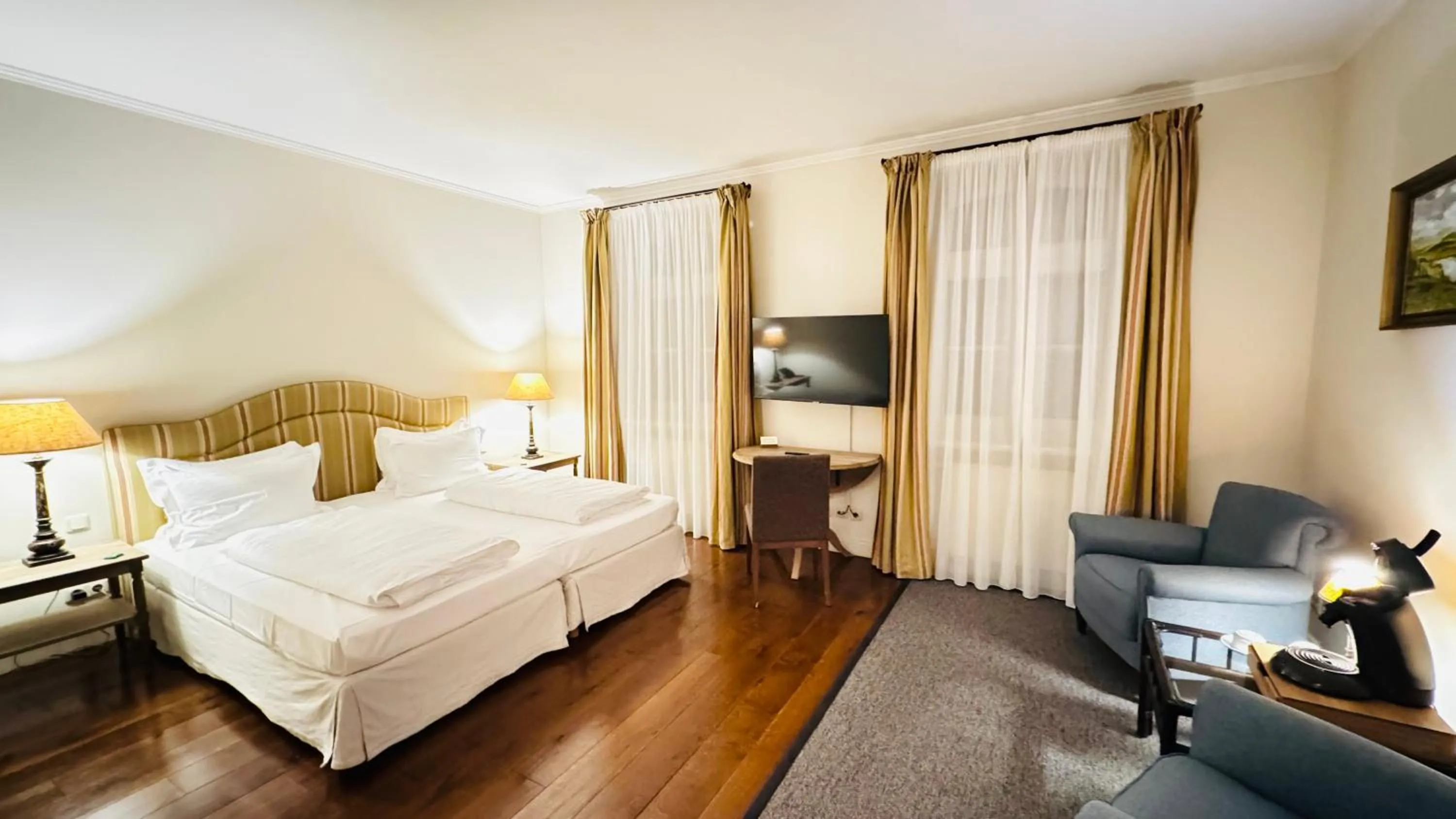 Photo of the whole room, Bed in Golfhotel Schloss Lüdersburg Golf & Spa