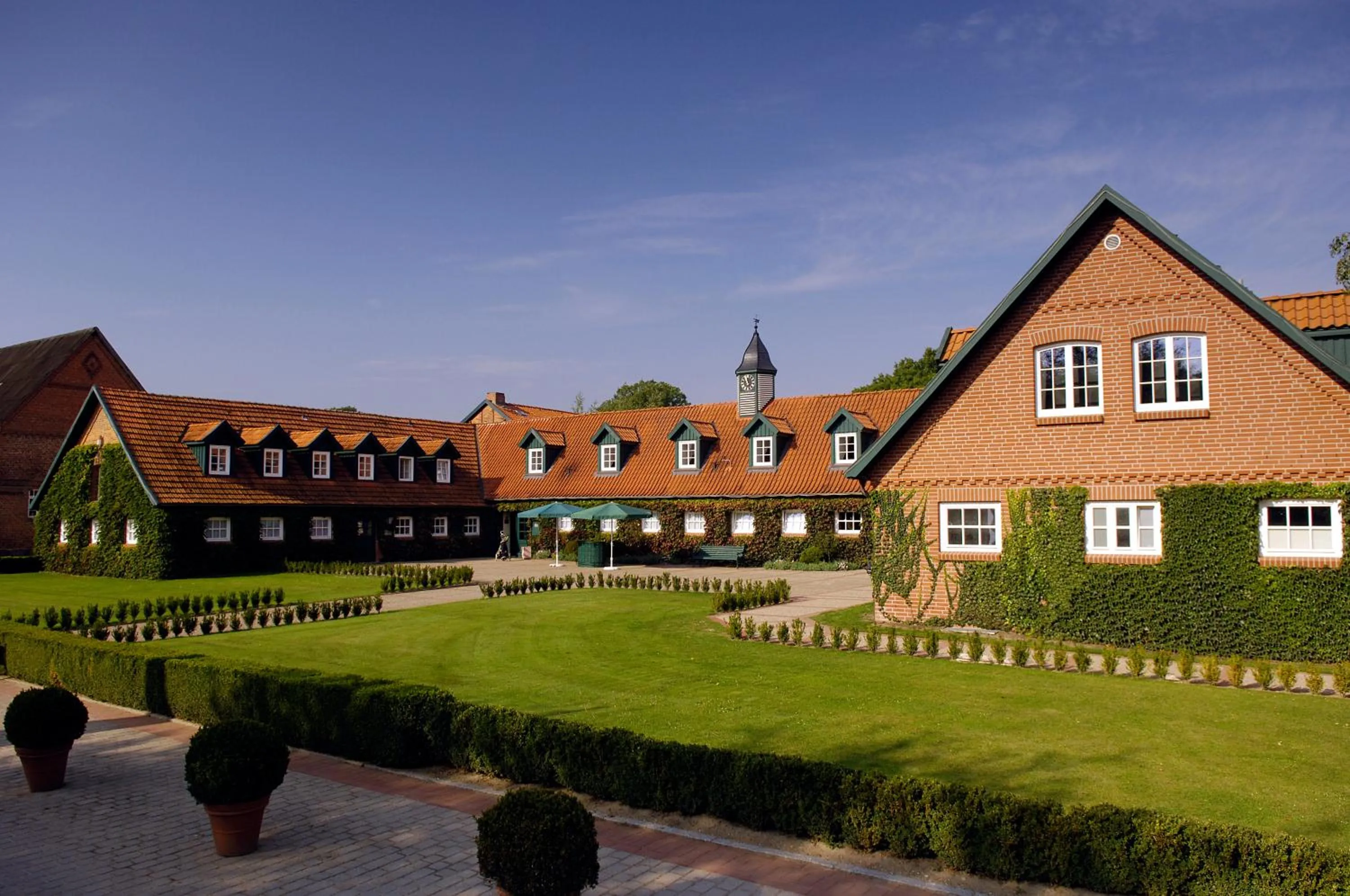 Property building in Golfhotel Schloss Lüdersburg Golf & Spa