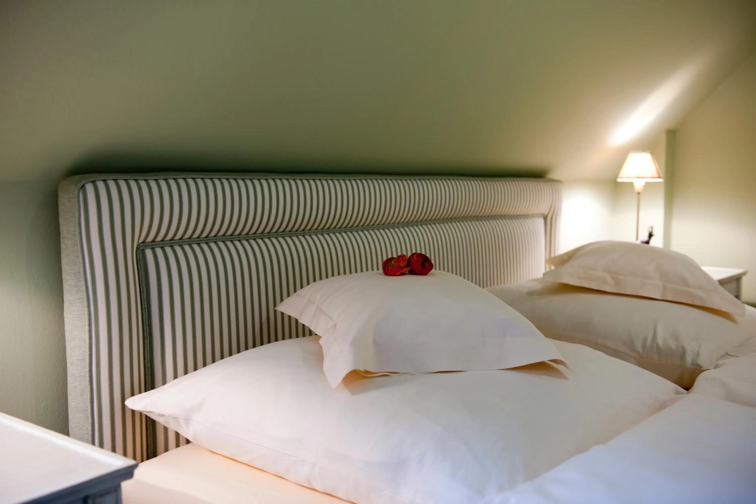 Decorative detail, Bed in Golfhotel Schloss Lüdersburg Golf & Spa