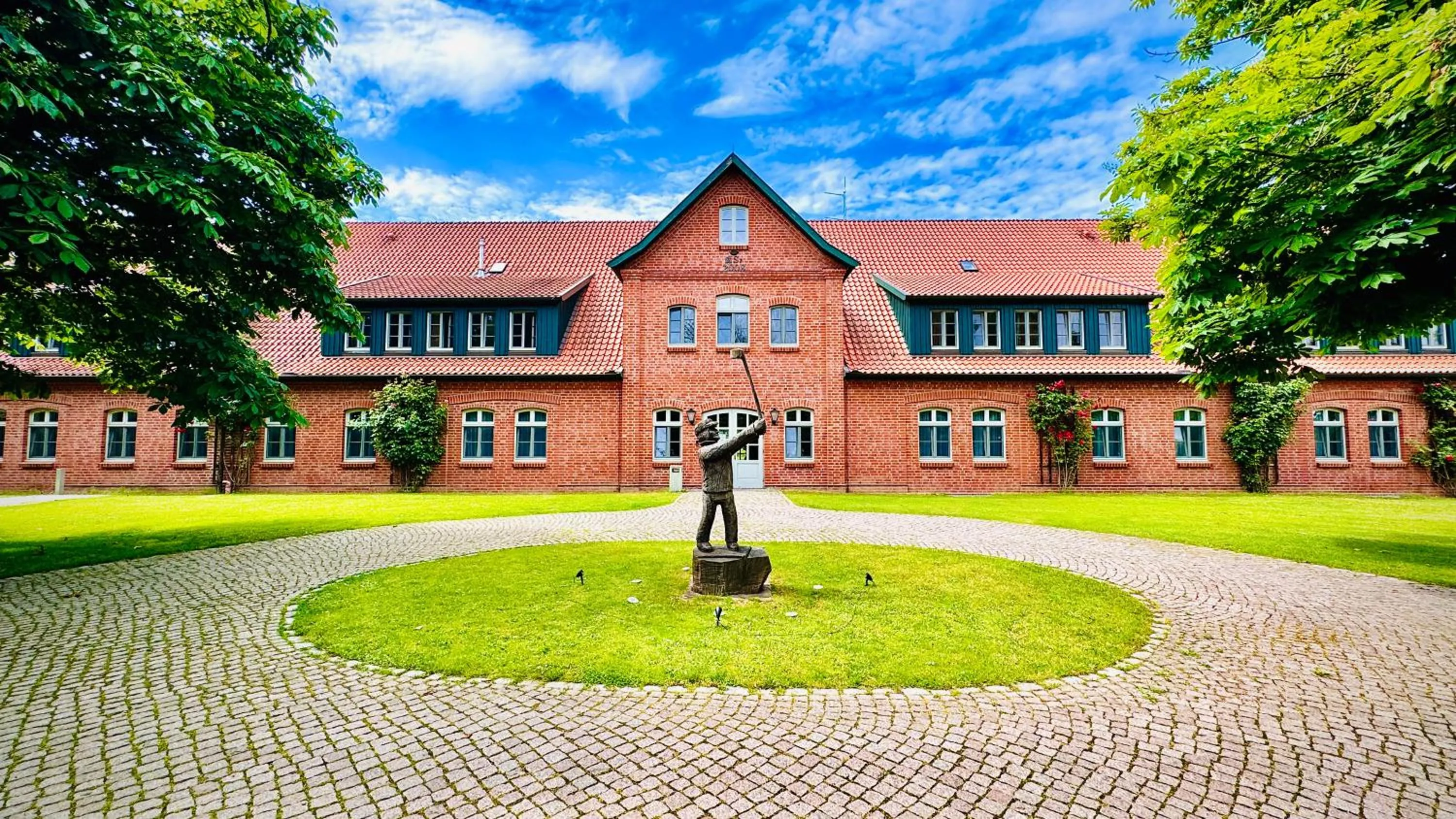 Property building in Golfhotel Schloss Lüdersburg Golf & Spa