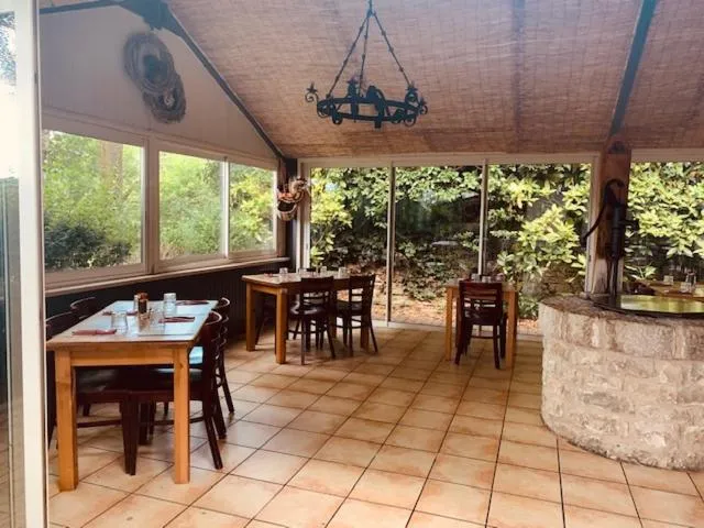 Property building in Hôtel-Restaurant La Bergerie