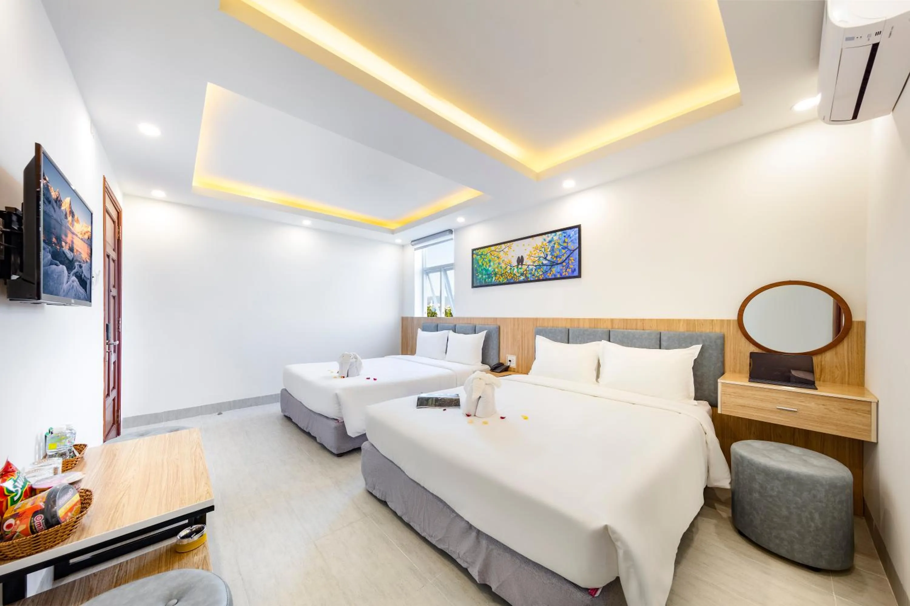 Communal lounge/ TV room, Bed in SALAH HOTEL