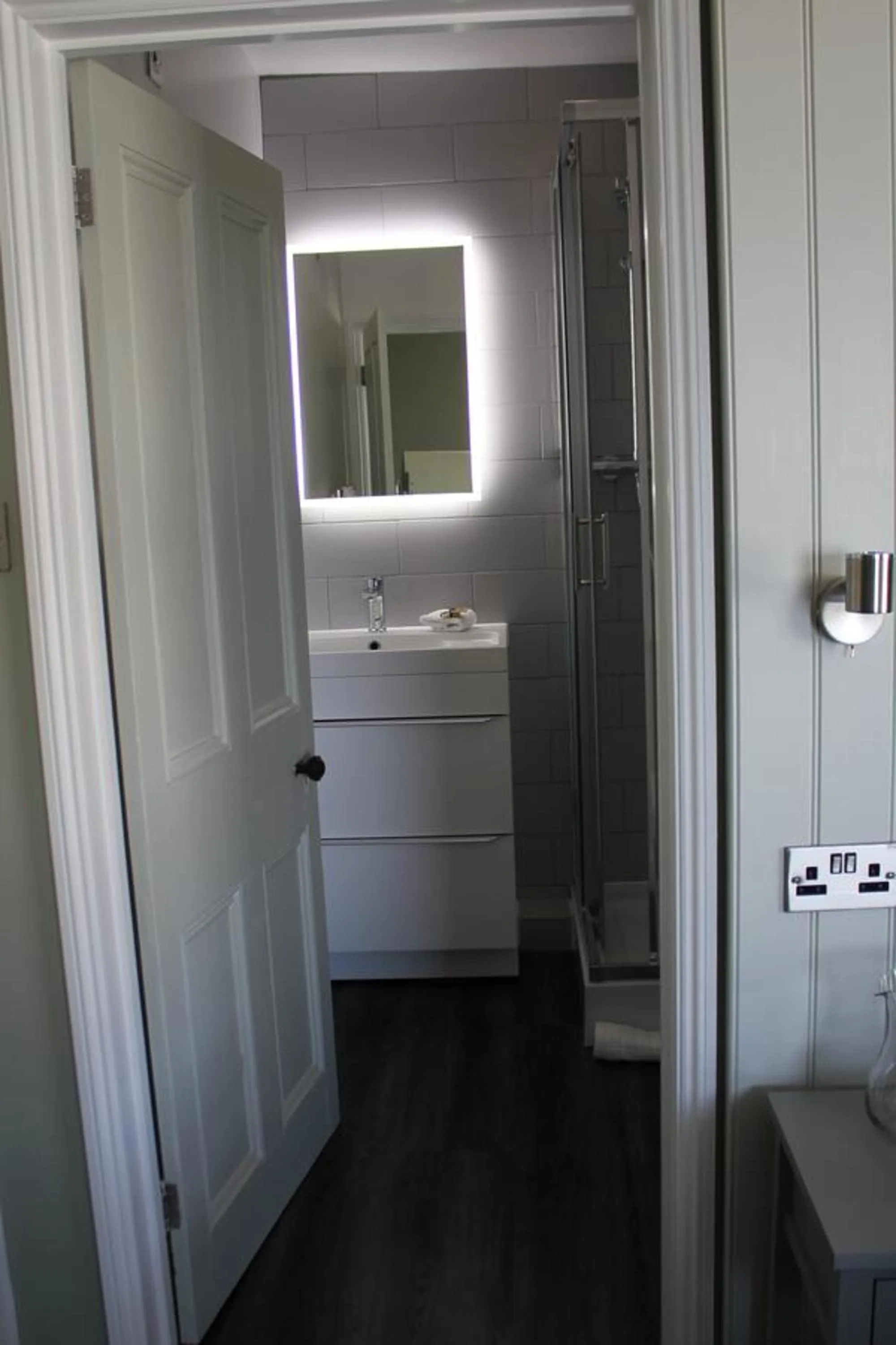 Bathroom in The Five Pilchards Inn