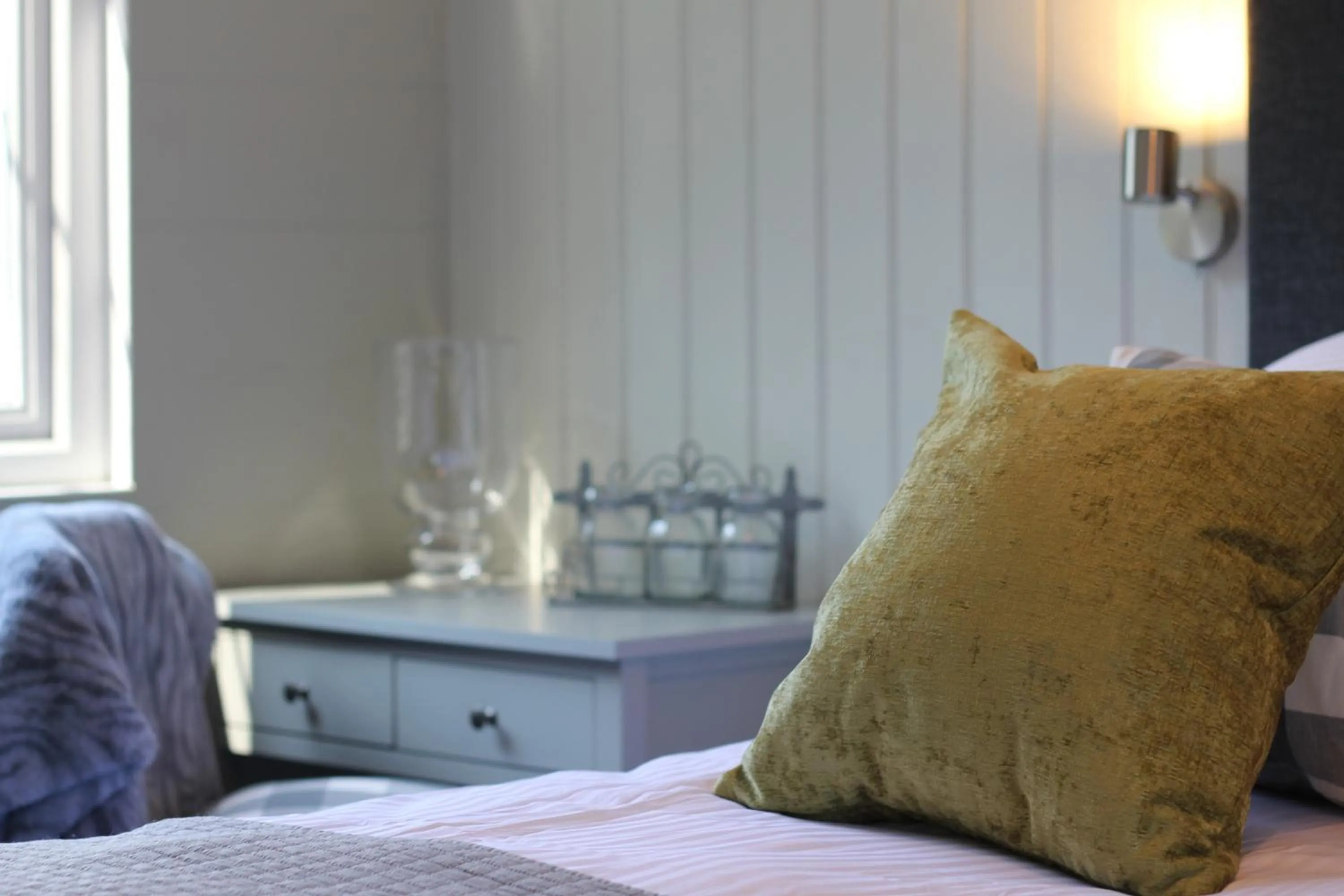 Bedroom, Bed in The Five Pilchards Inn