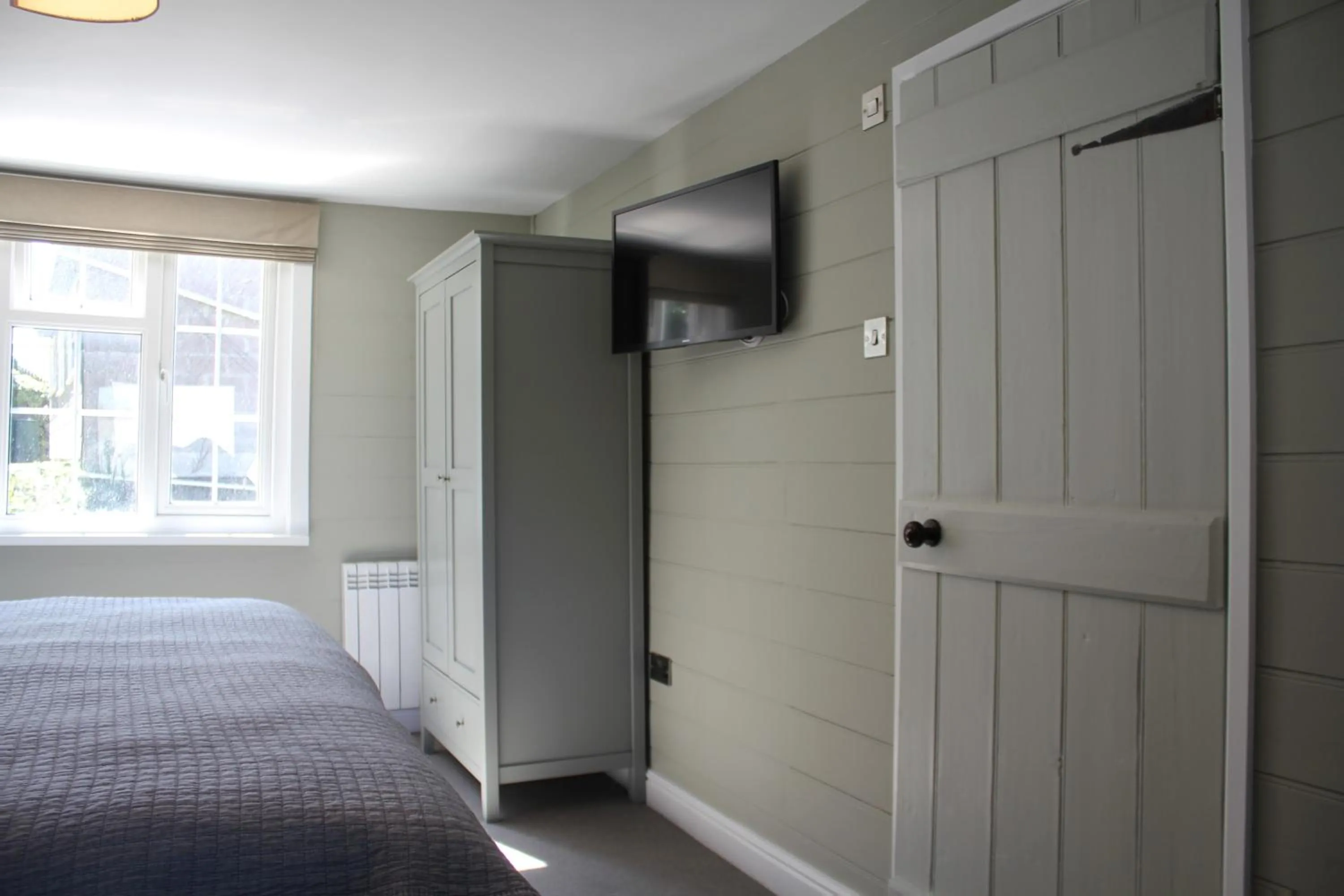 Bedroom, Bed in The Five Pilchards Inn