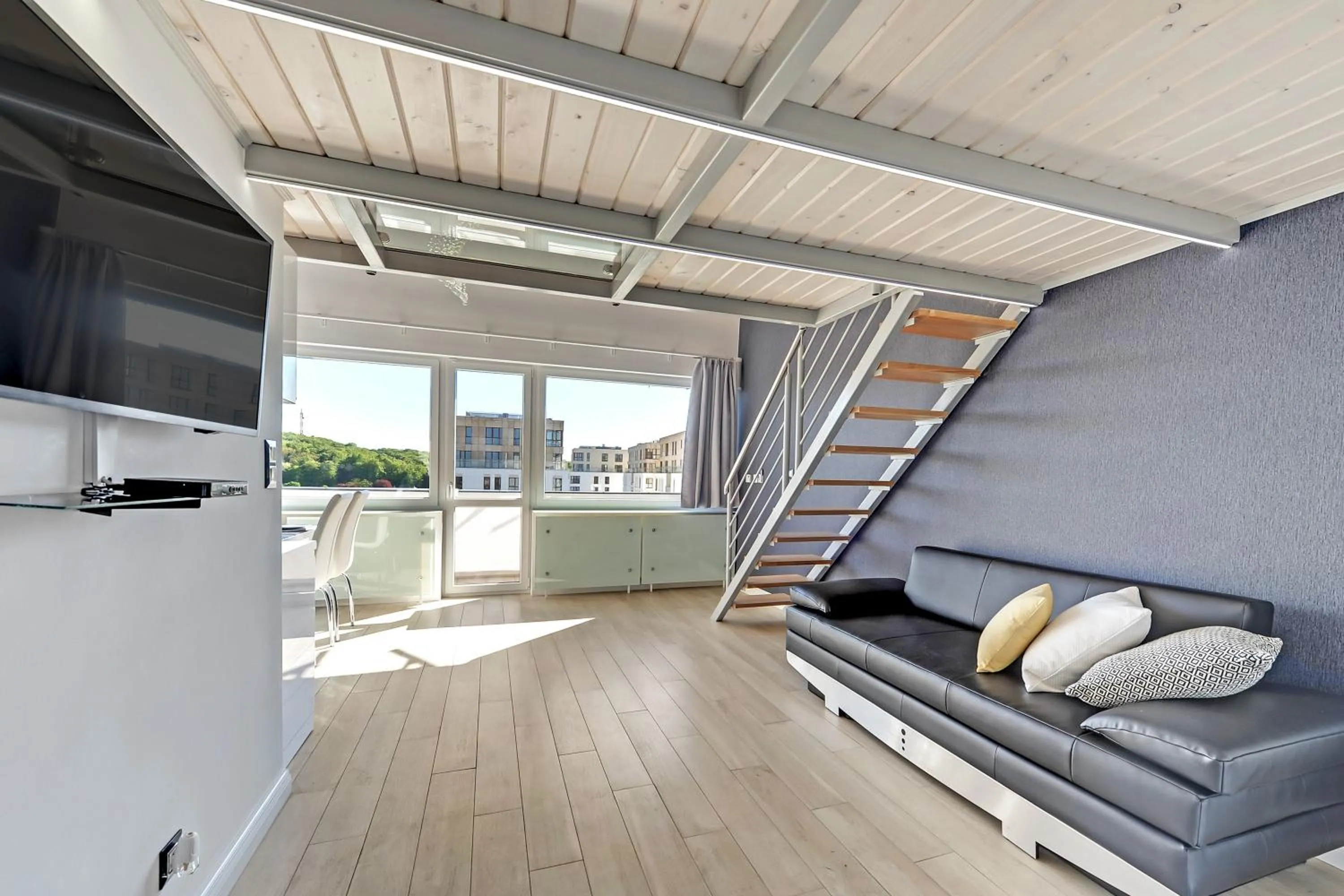 TV and multimedia in Panorama- the View of Gdańsk by Elite Apartments