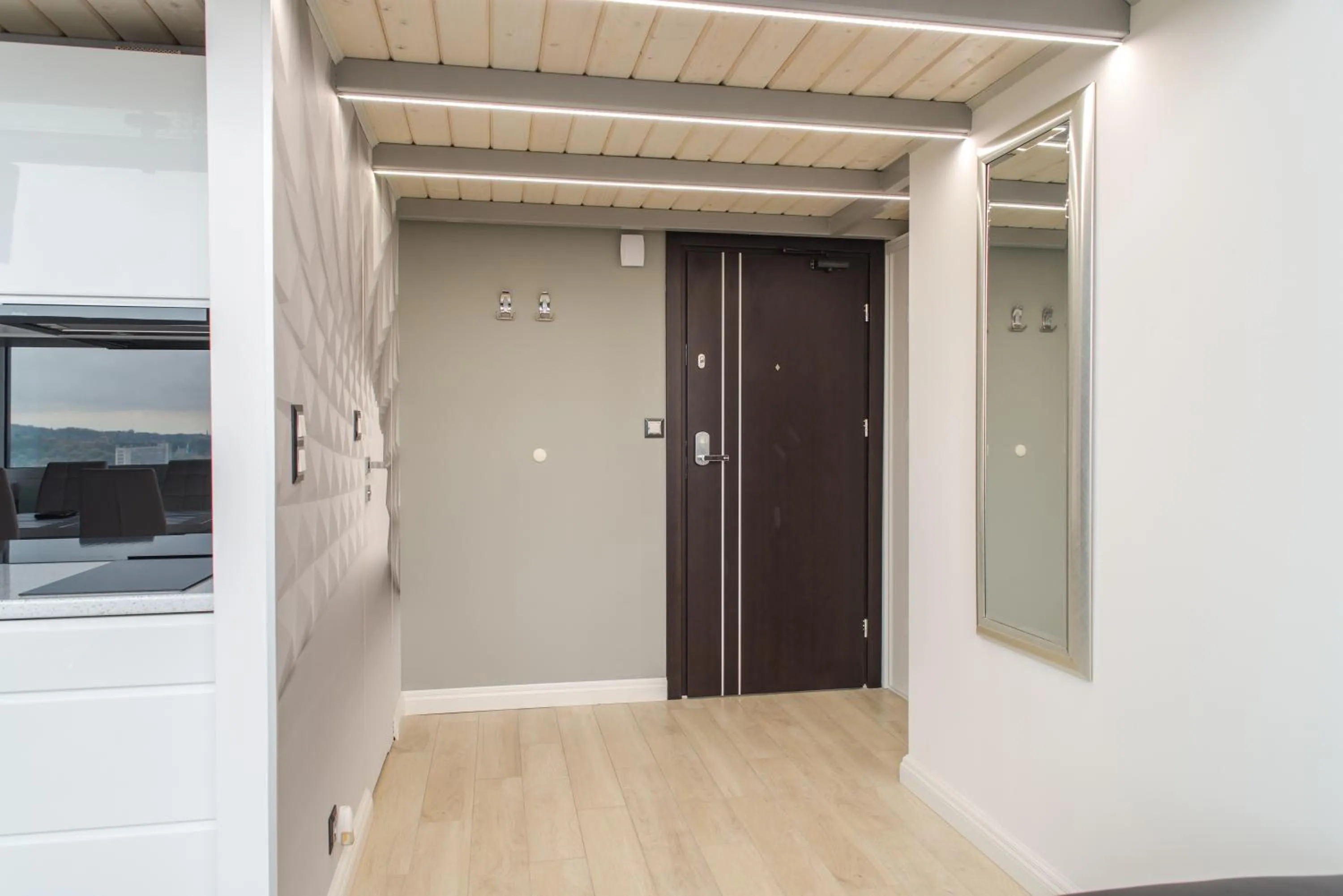 wardrobe in Panorama- the View of Gdańsk by Elite Apartments