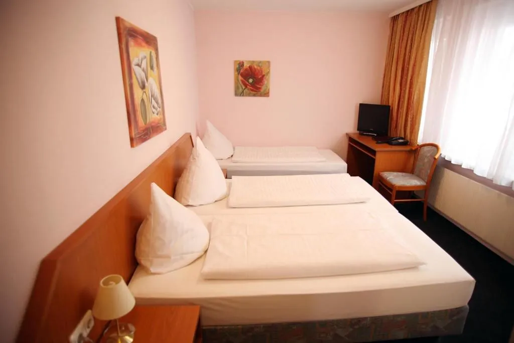 Photo of the whole room, Bed in Hotel Lafayette