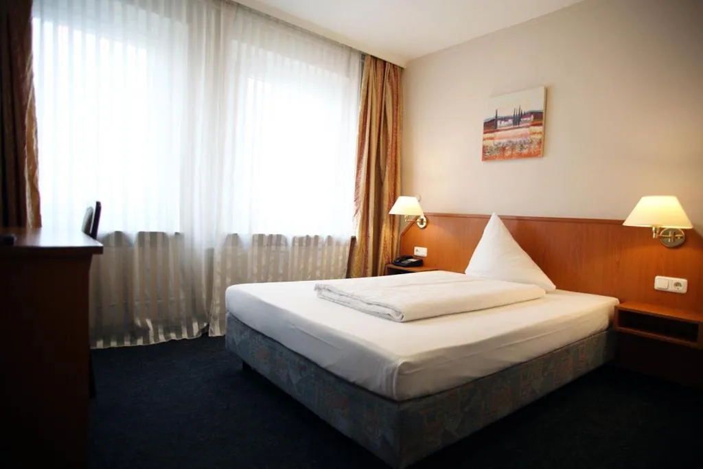 Photo of the whole room, Bed in Hotel Lafayette