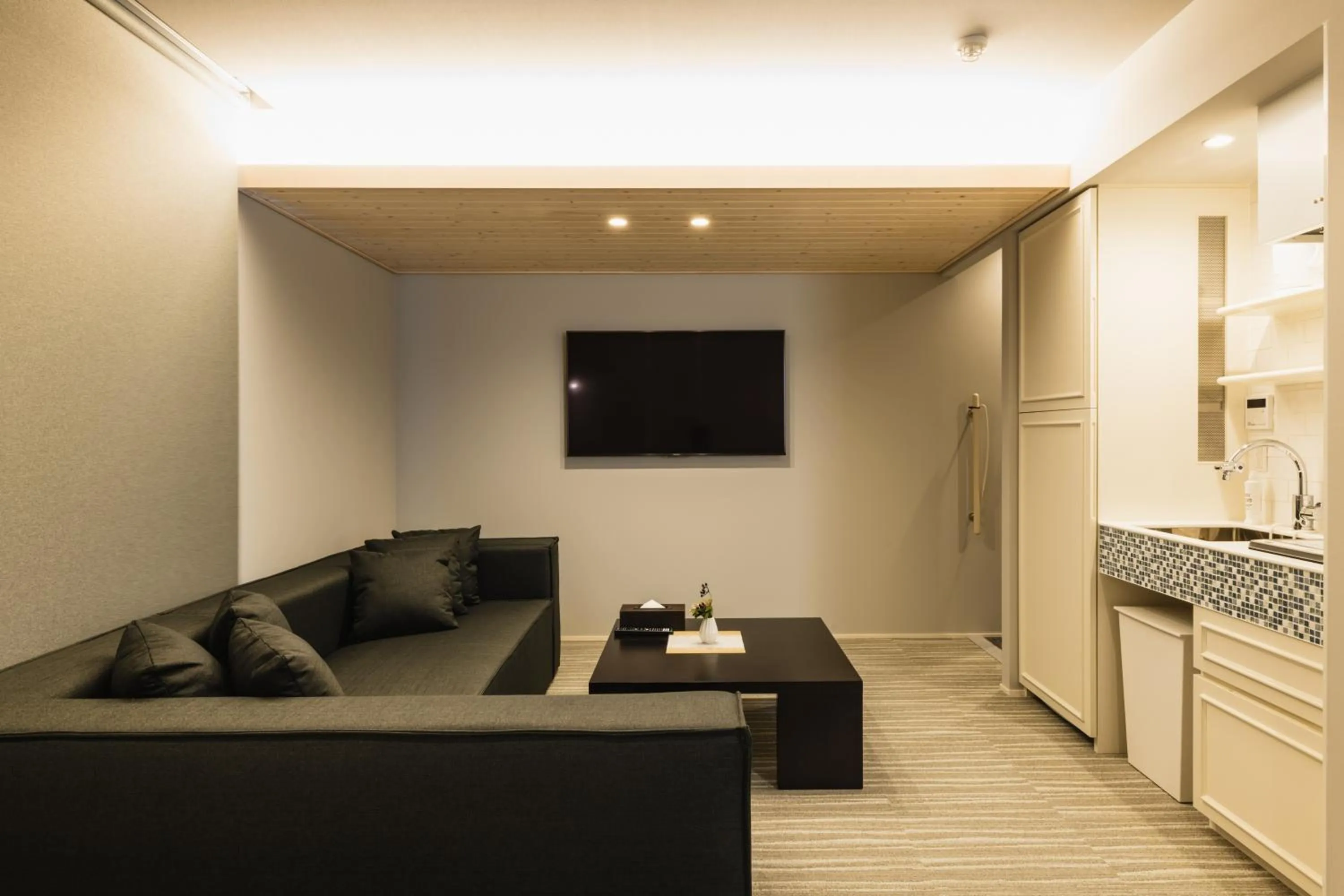 Photo of the whole room in GRAND BASE Yakuin Odori