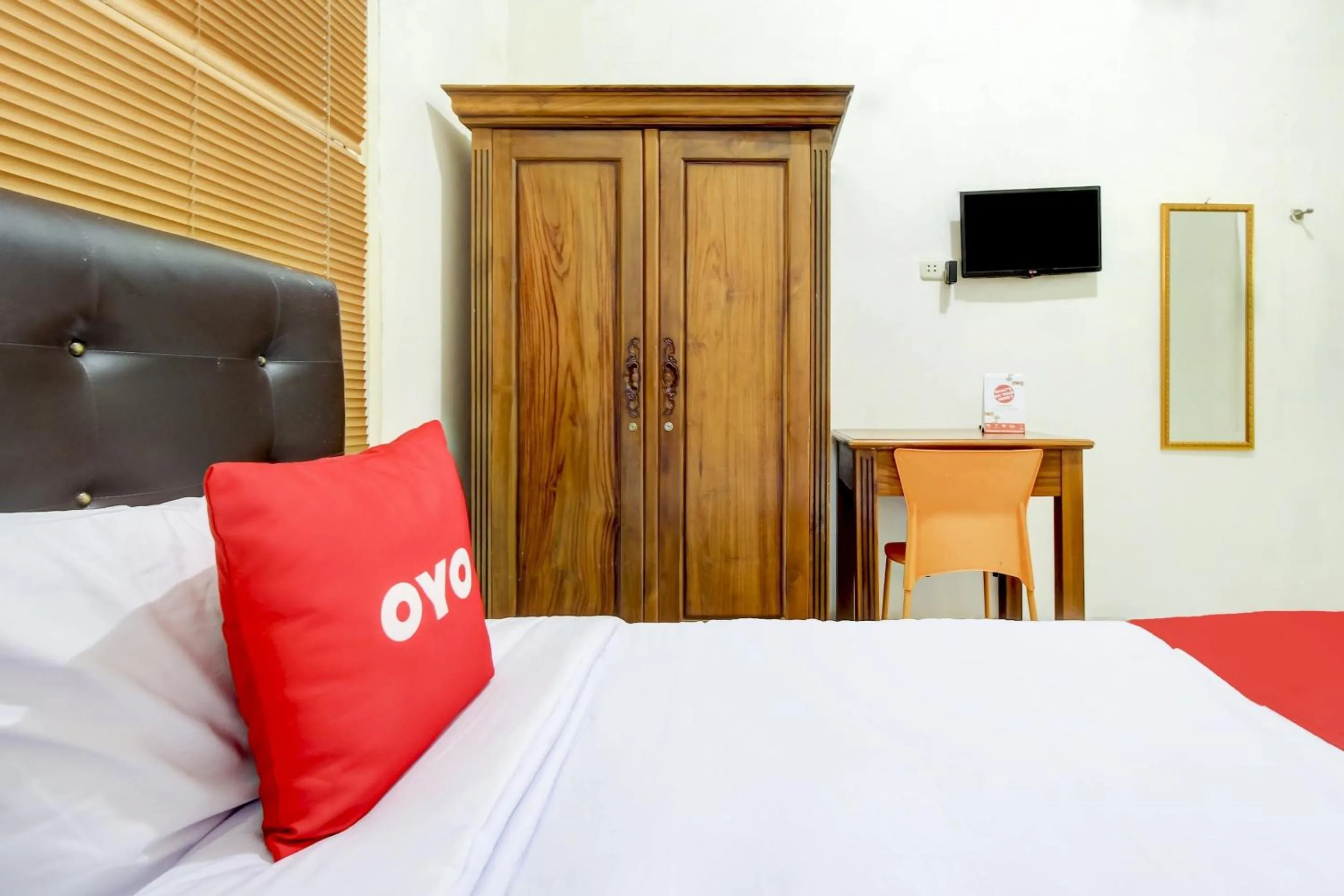 Bedroom, Bed in OYO Life 3606 Kost Kartini Syariah
