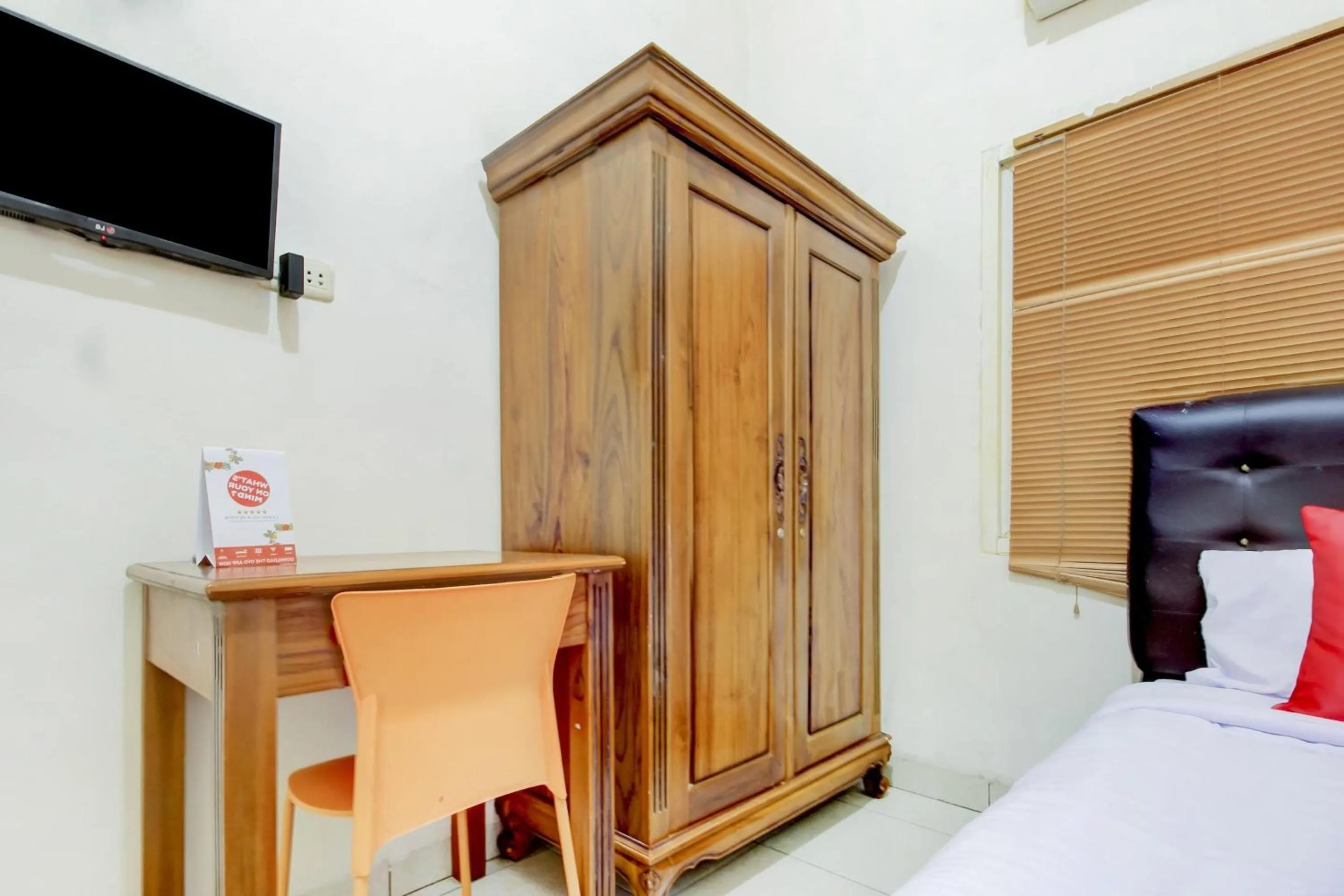 Bedroom, Bed in OYO Life 3606 Kost Kartini Syariah